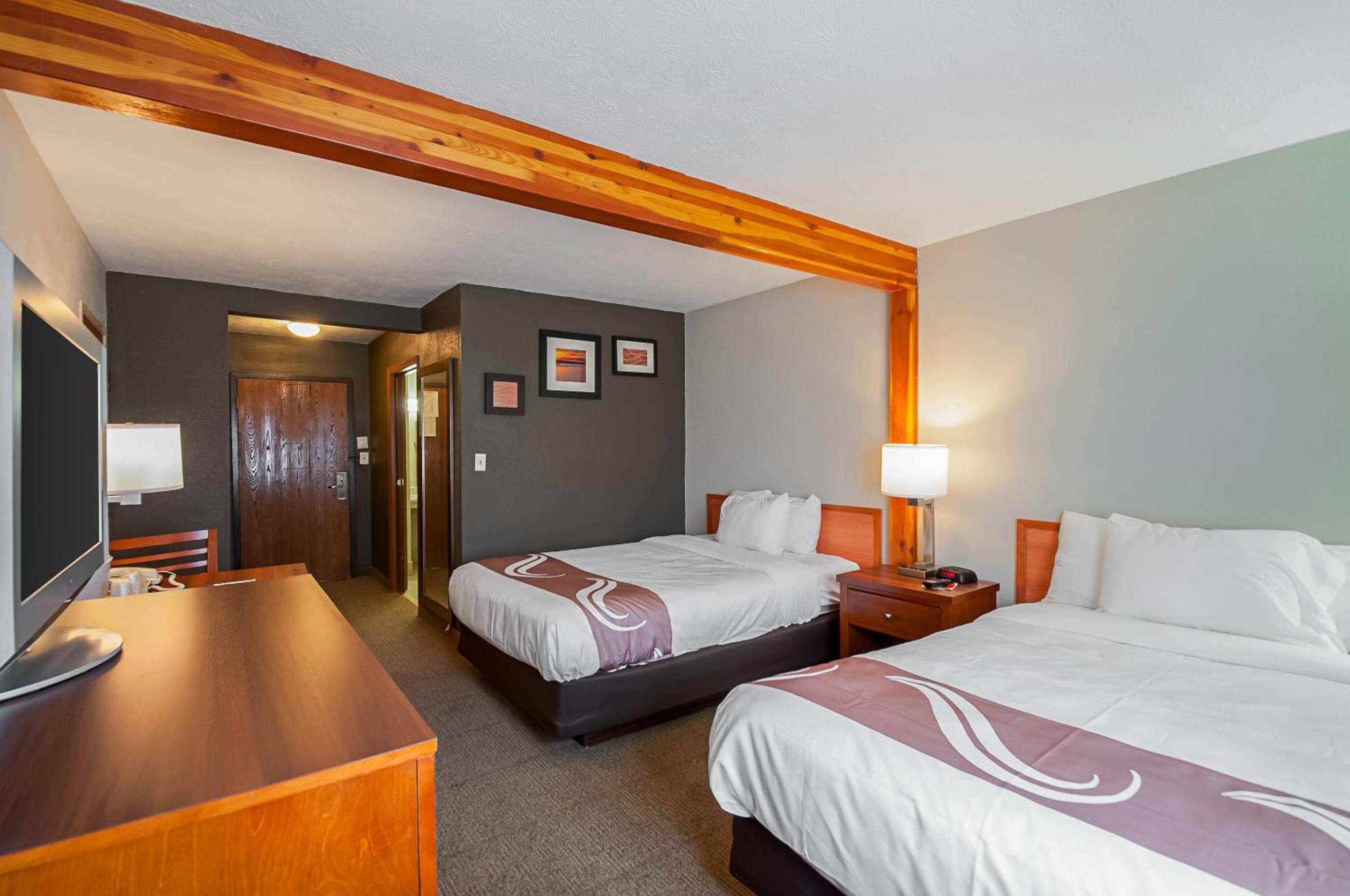 Double Room with Two Double Beds - Accessible/Non-Smoking - Photo 2