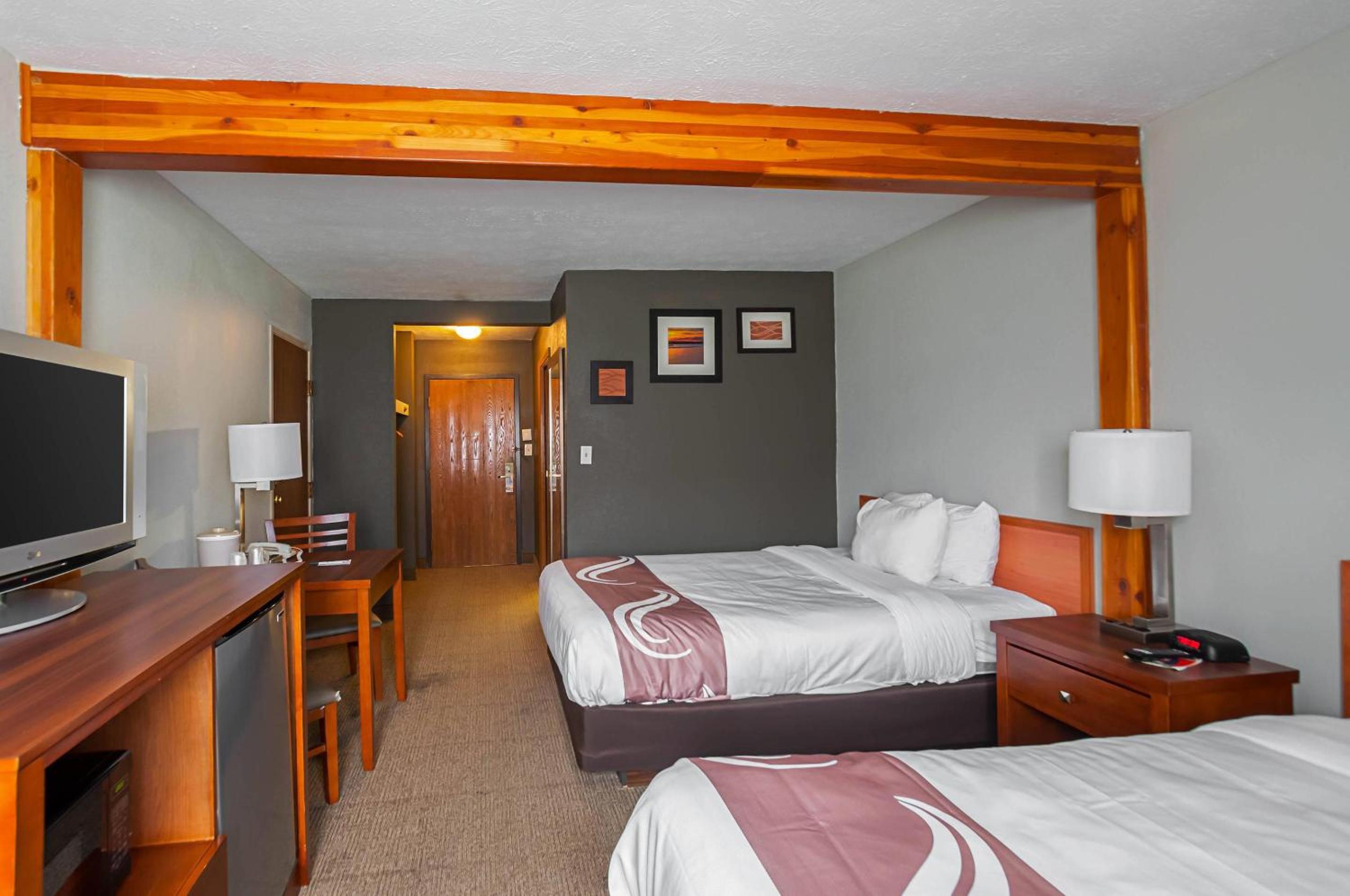 Double Room with Two Double Beds - Accessible/Non-Smoking - Photo 3