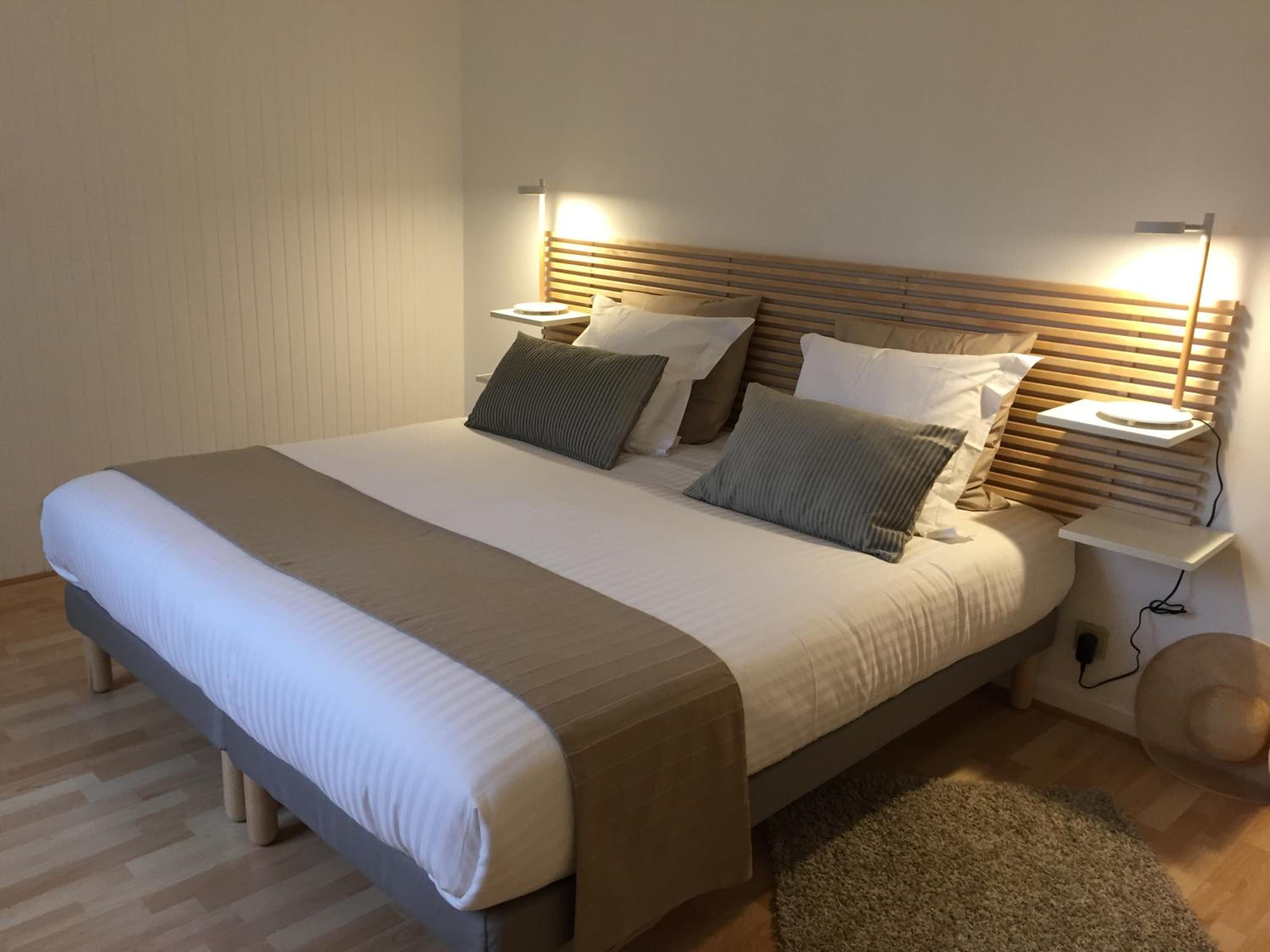 One-Bedroom House - Photo 2