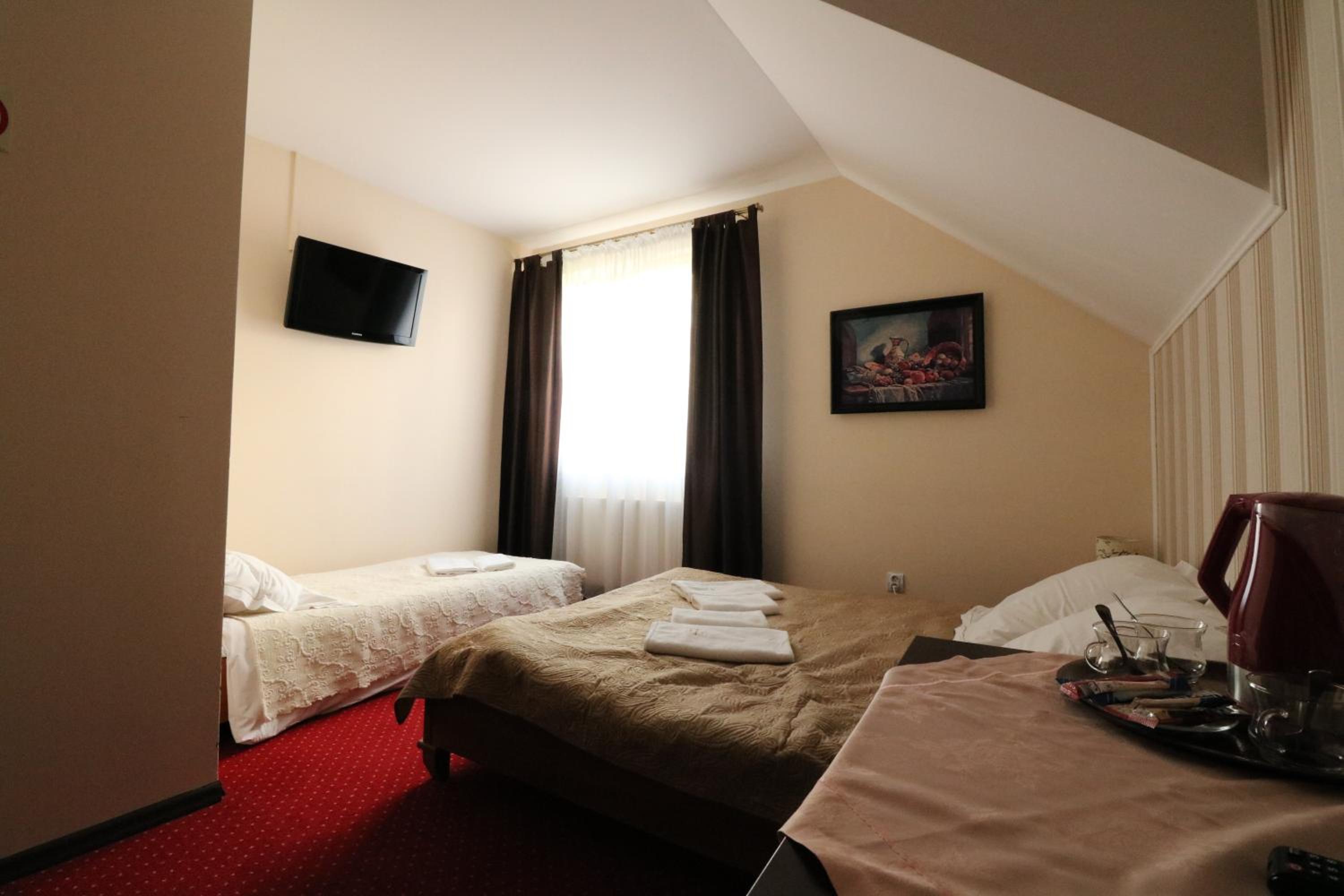 Double Room with Extra Bed - Photo 4