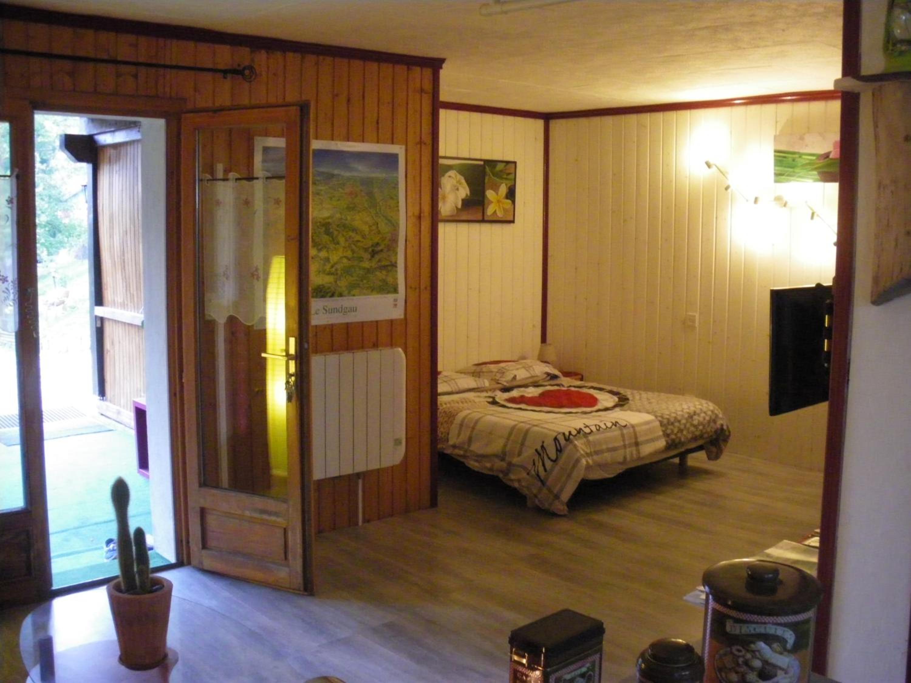 One-Bedroom House photo 1