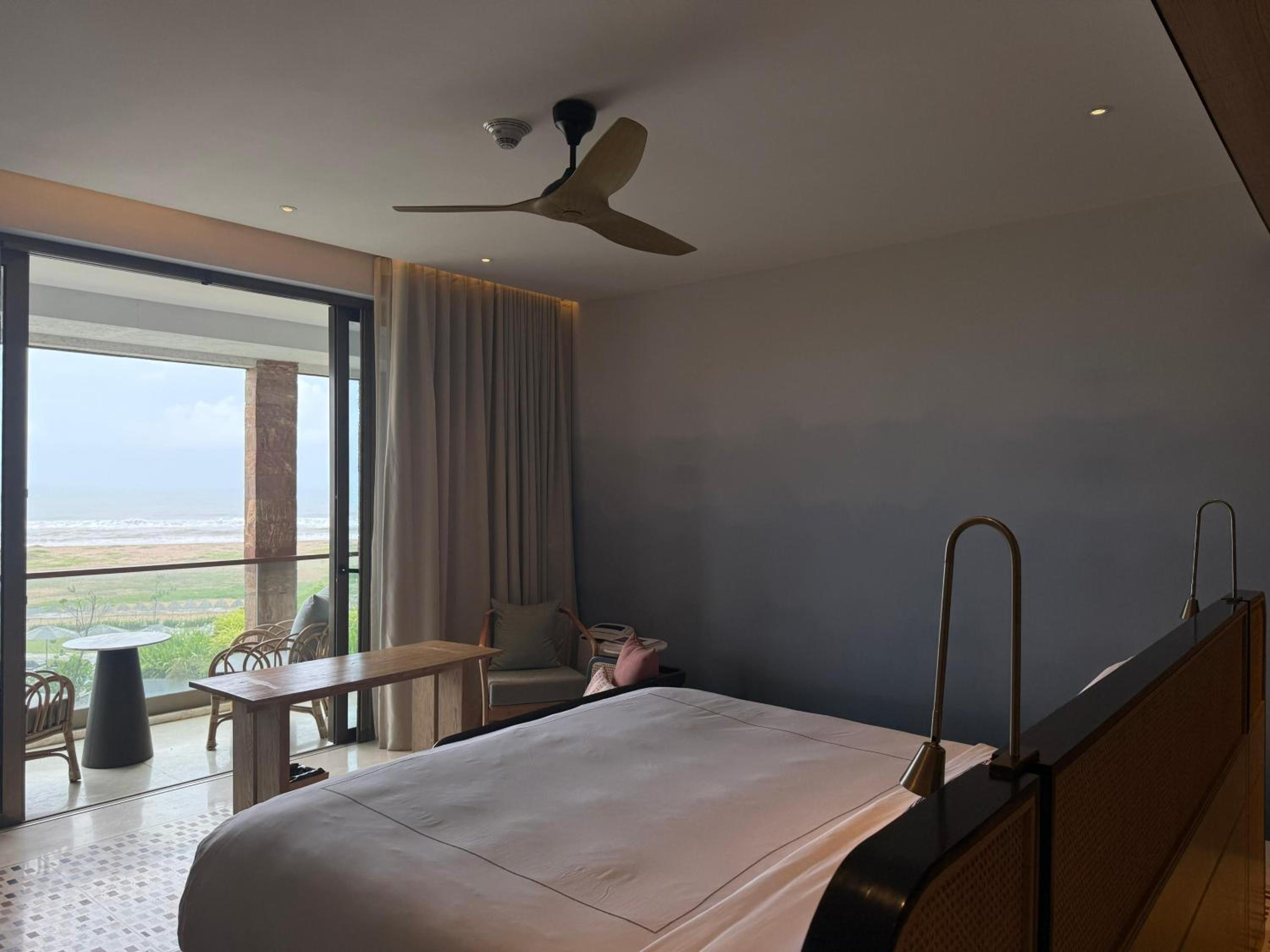 Superior Sea View Room King Bed with Balcony