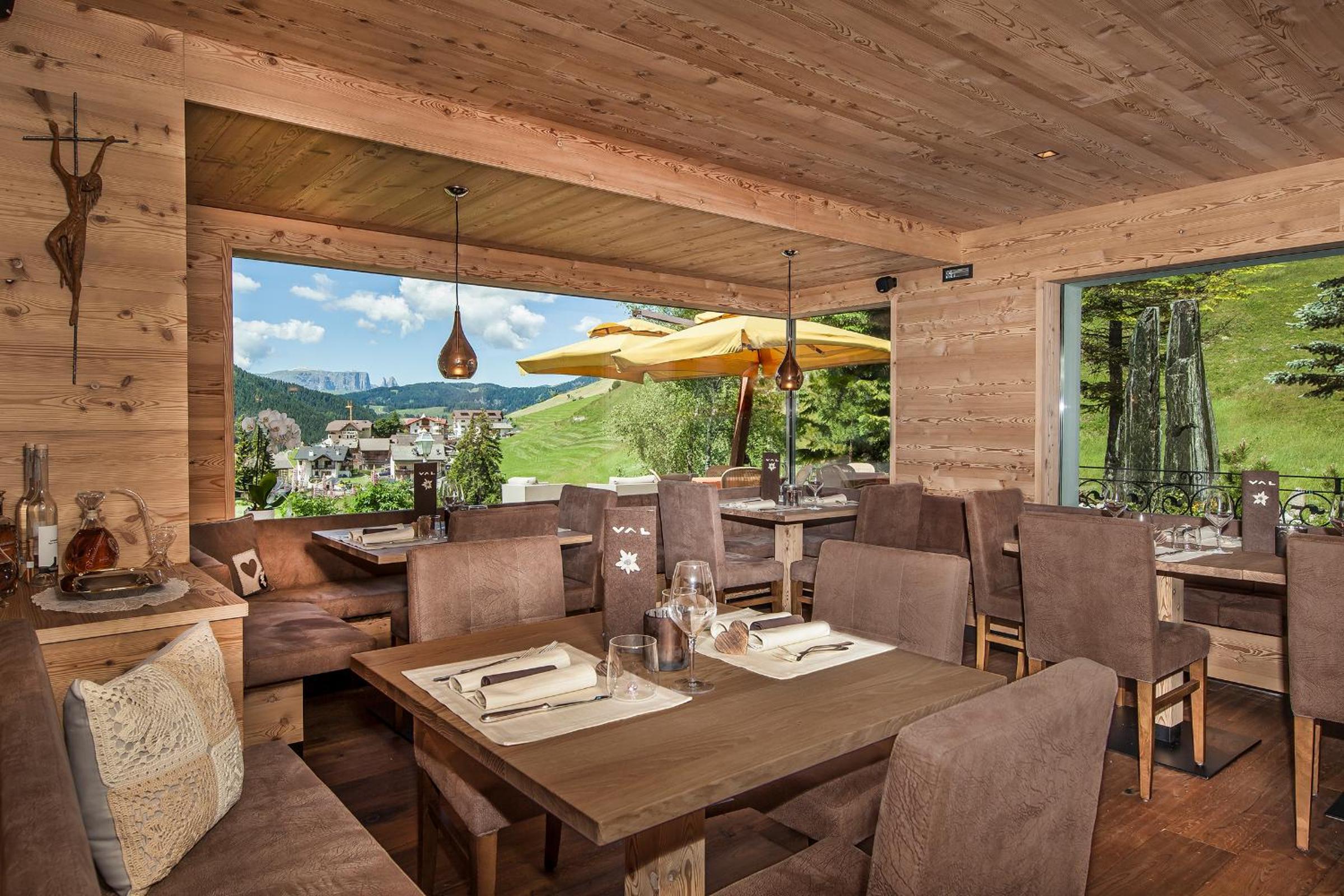 Double or Twin Room with Mountain View photo 3
