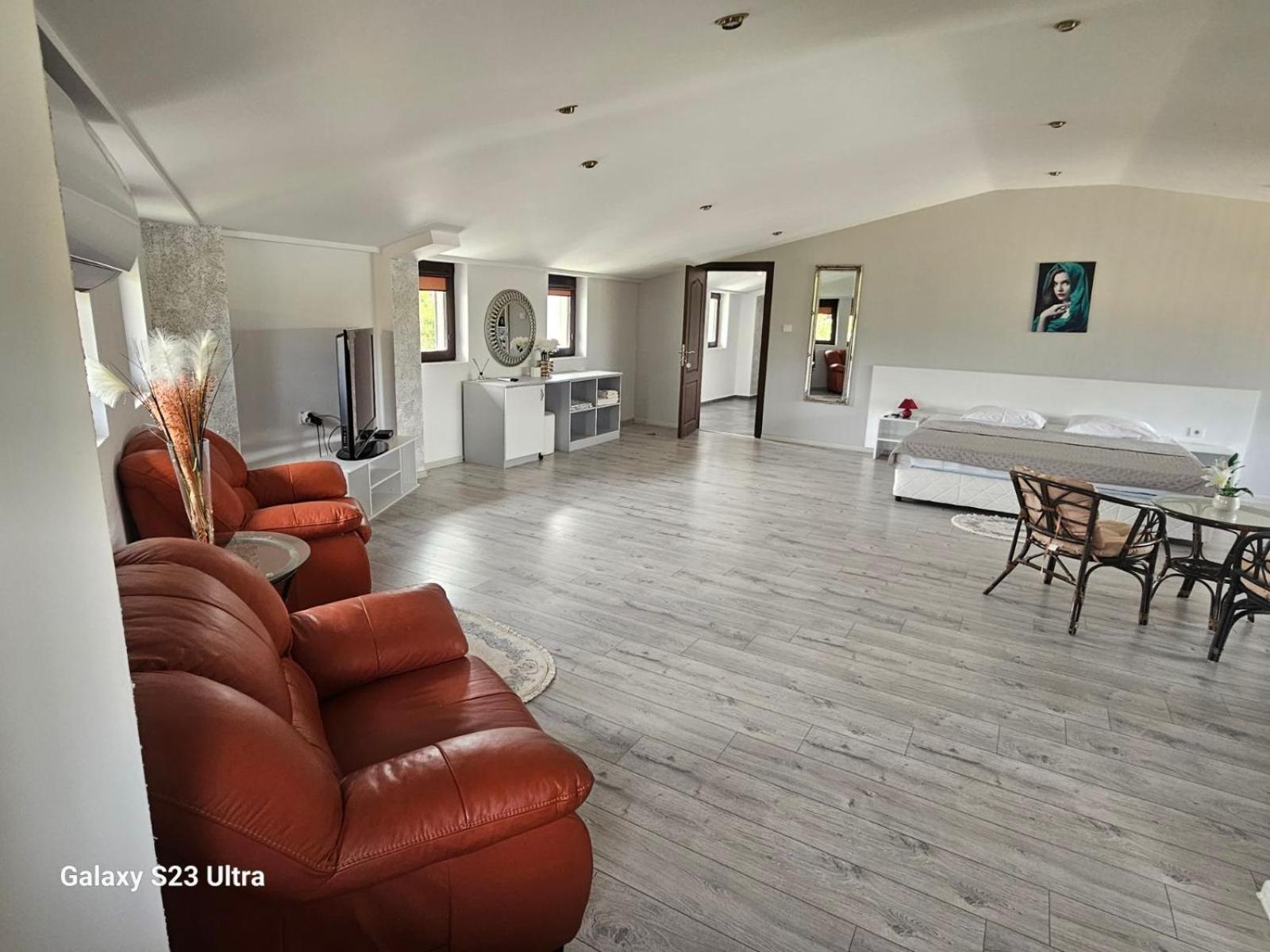 Deluxe Double Room with Bath photo 1