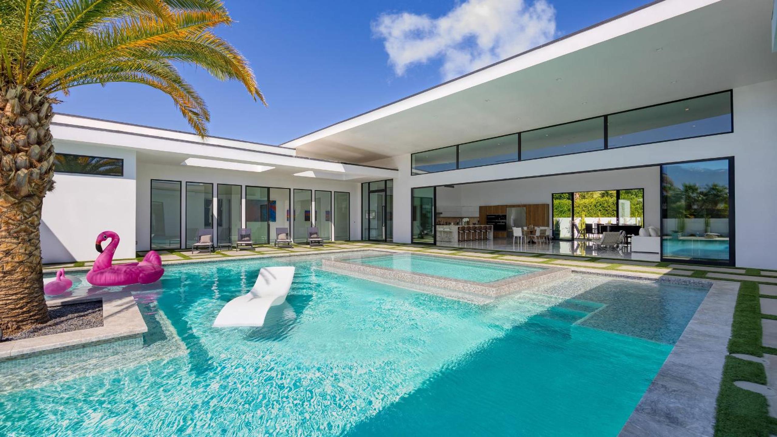 Vacation Home photo 2