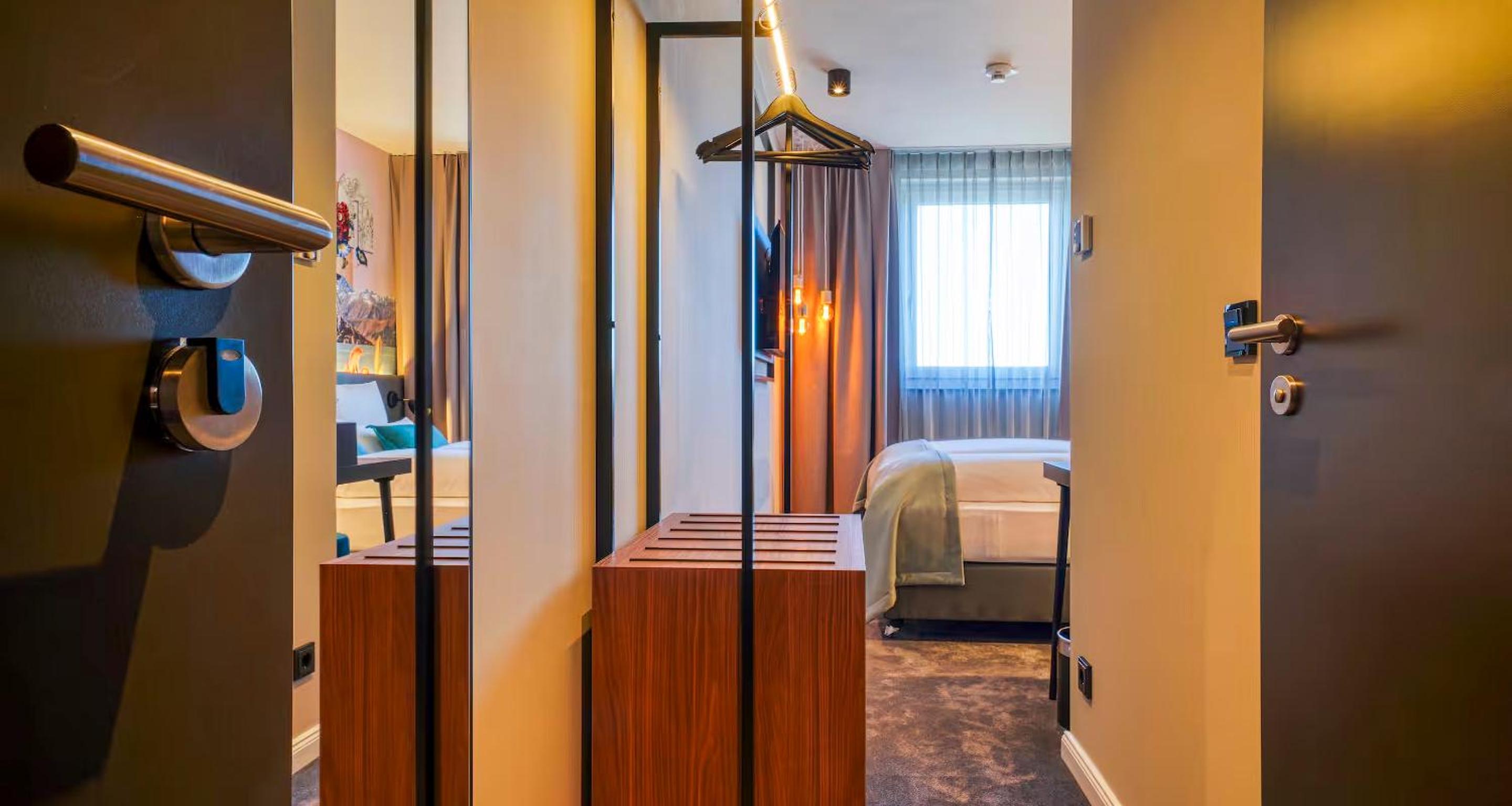 Standard Twin Room - Photo 2