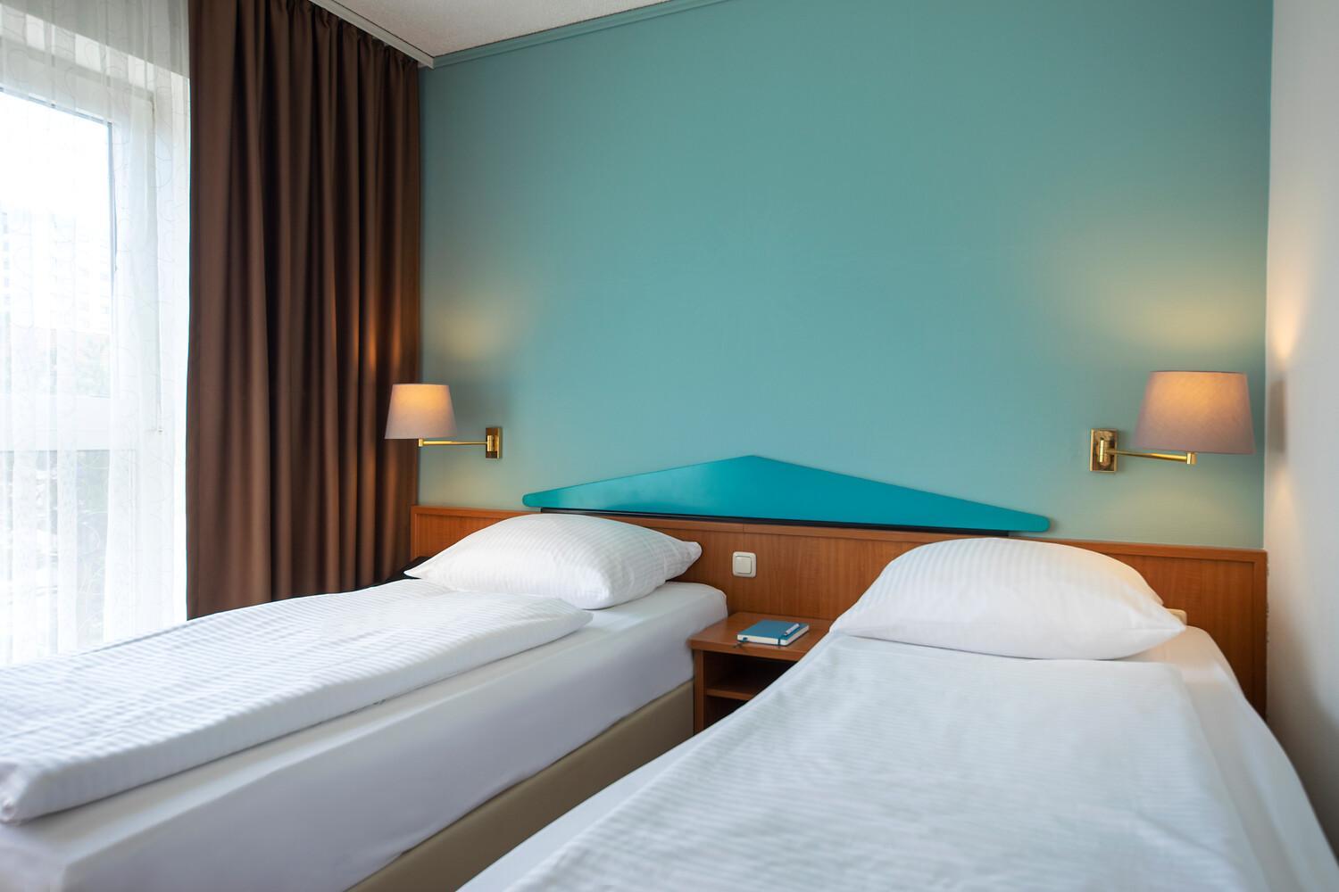 Economy Twin Room photo 2
