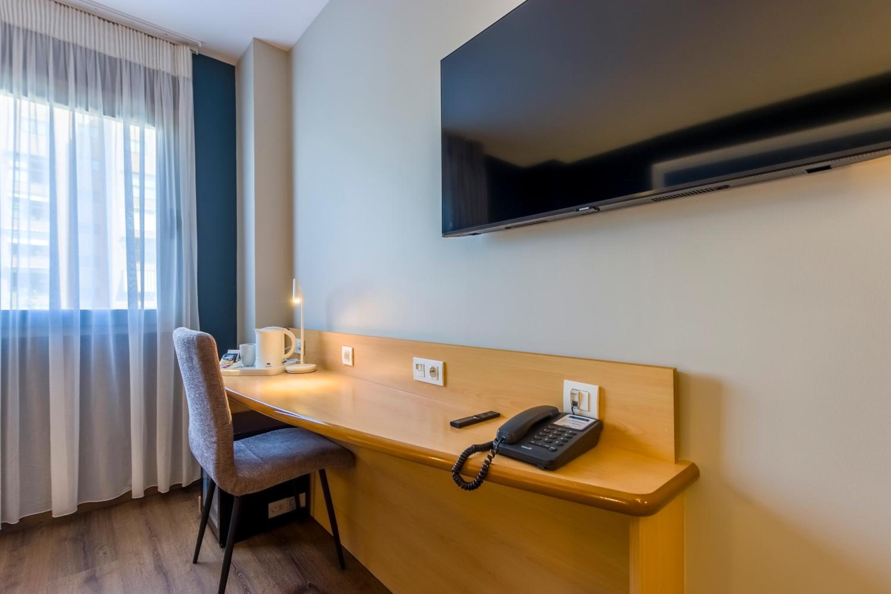 Double Room - Disability Access - Photo 2