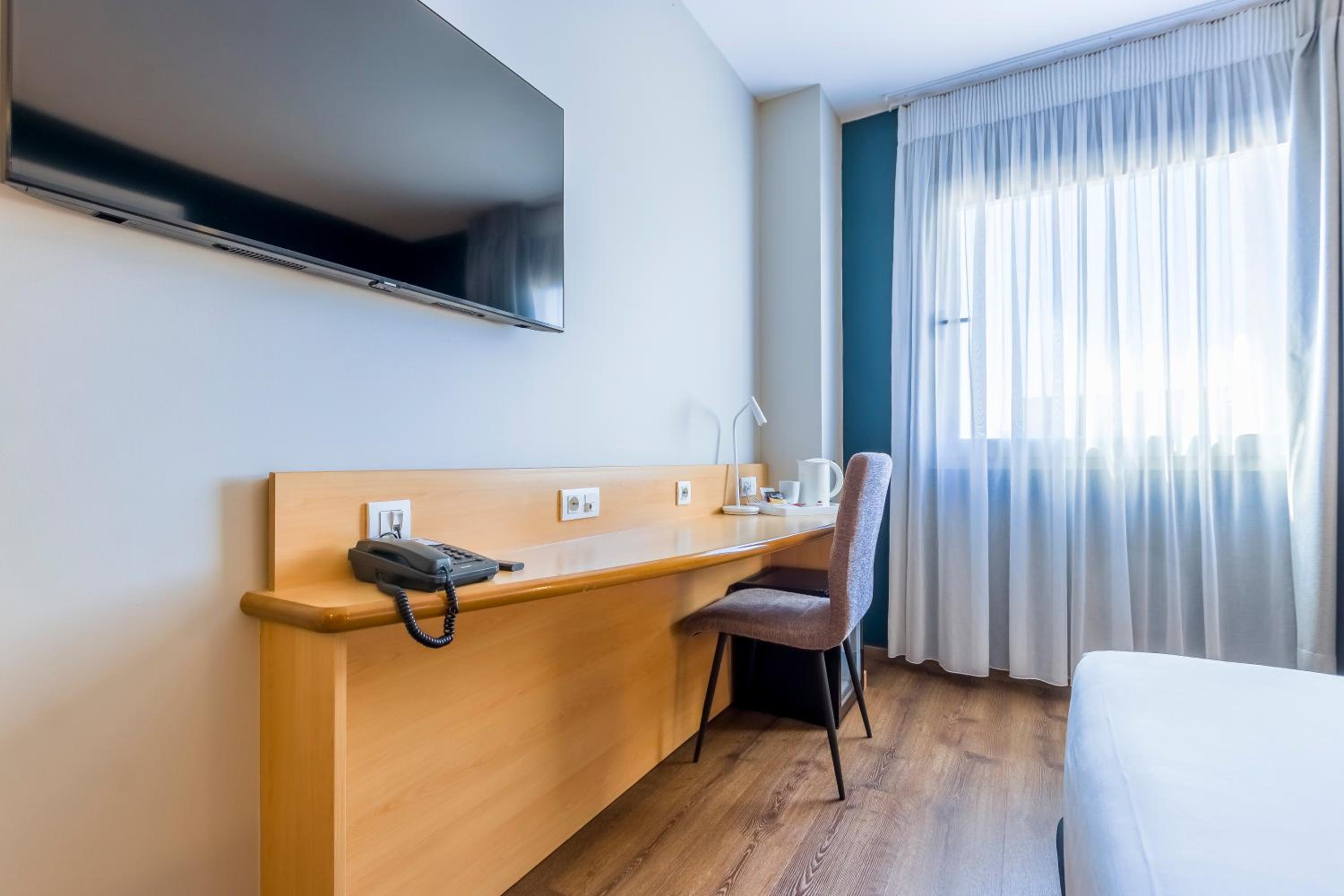 Double Room - Disability Access - Photo 14
