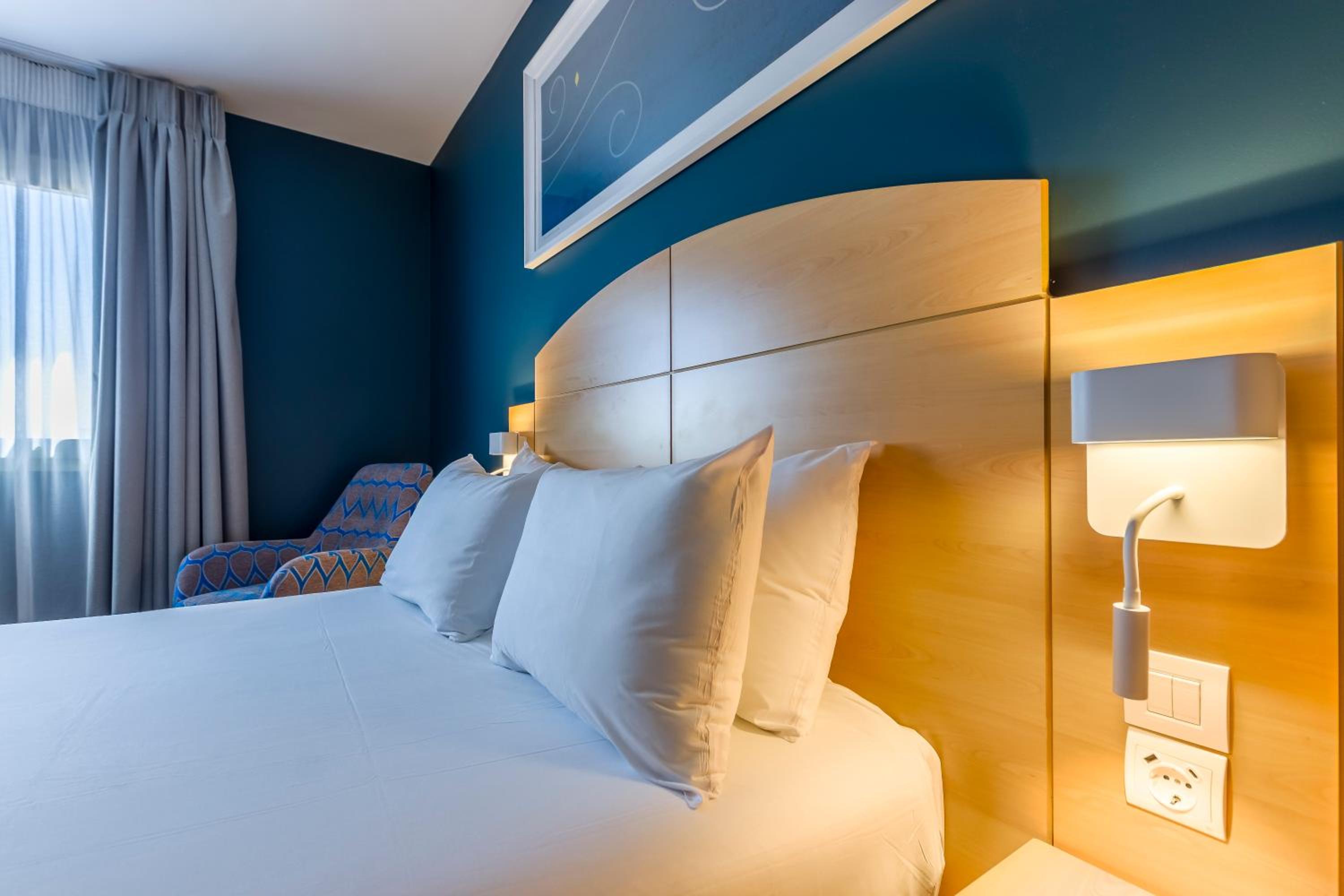 Double Room - Disability Access - Photo 9