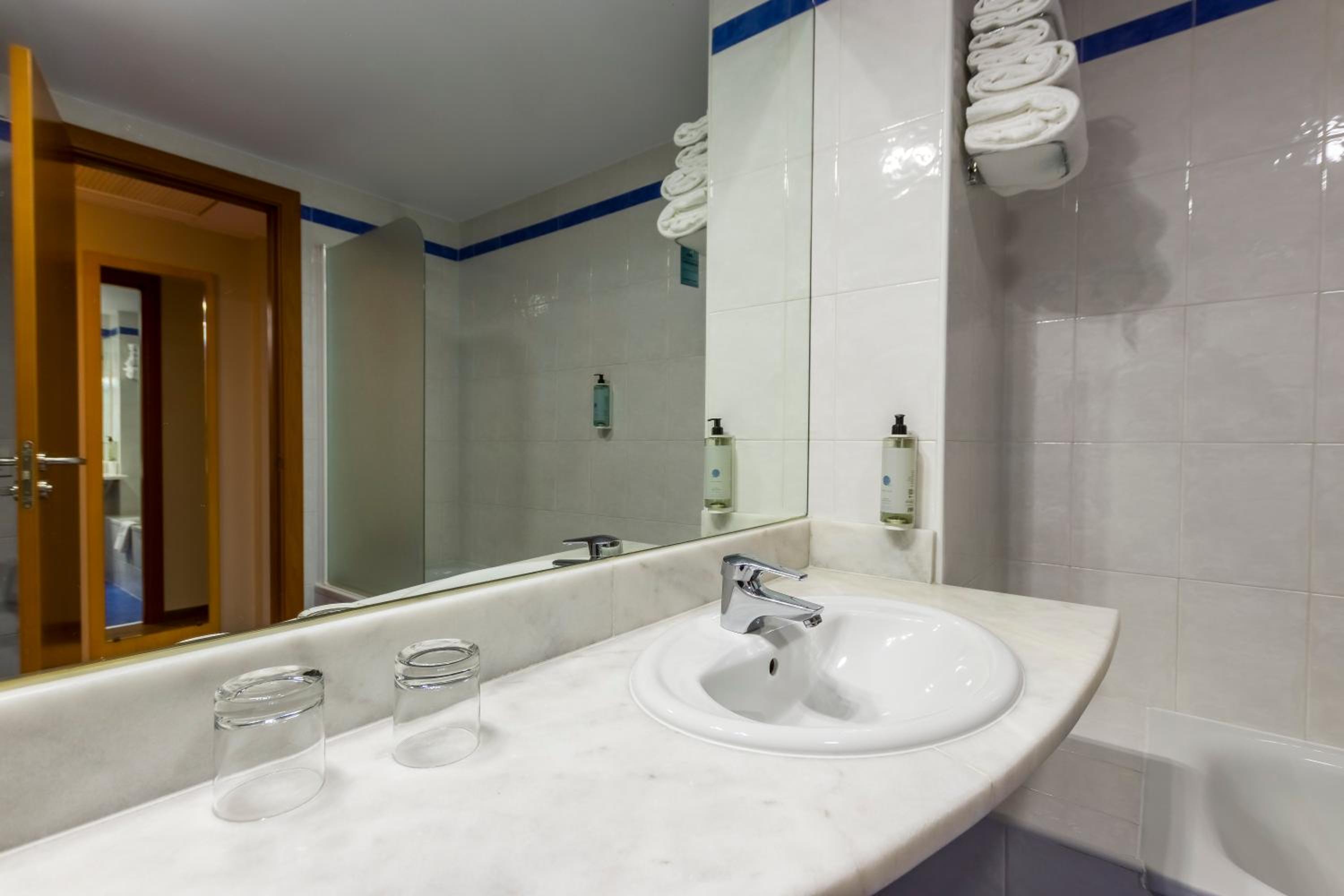 Triple Room - Photo 11