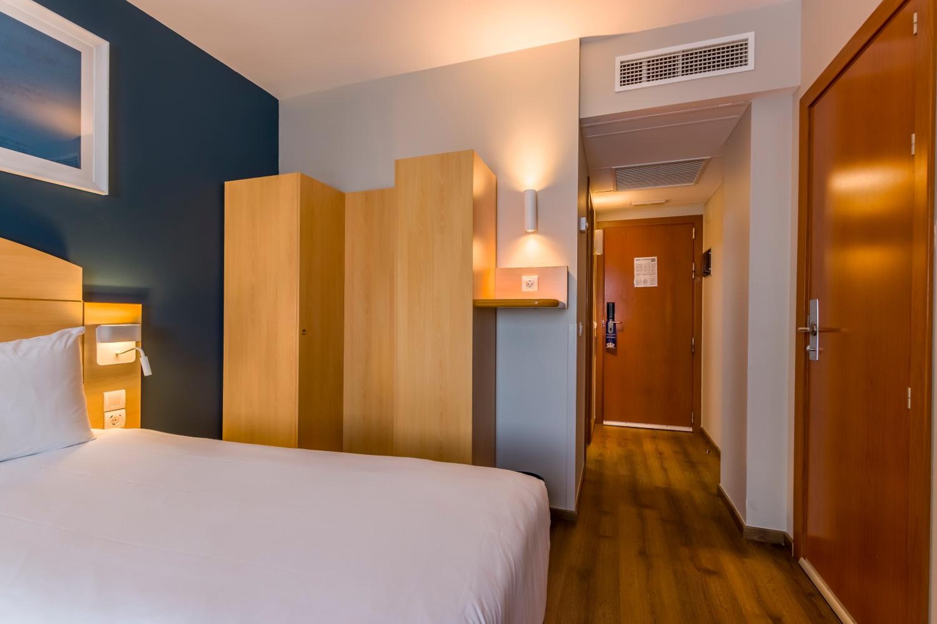 Double Room - Disability Access - Photo 11