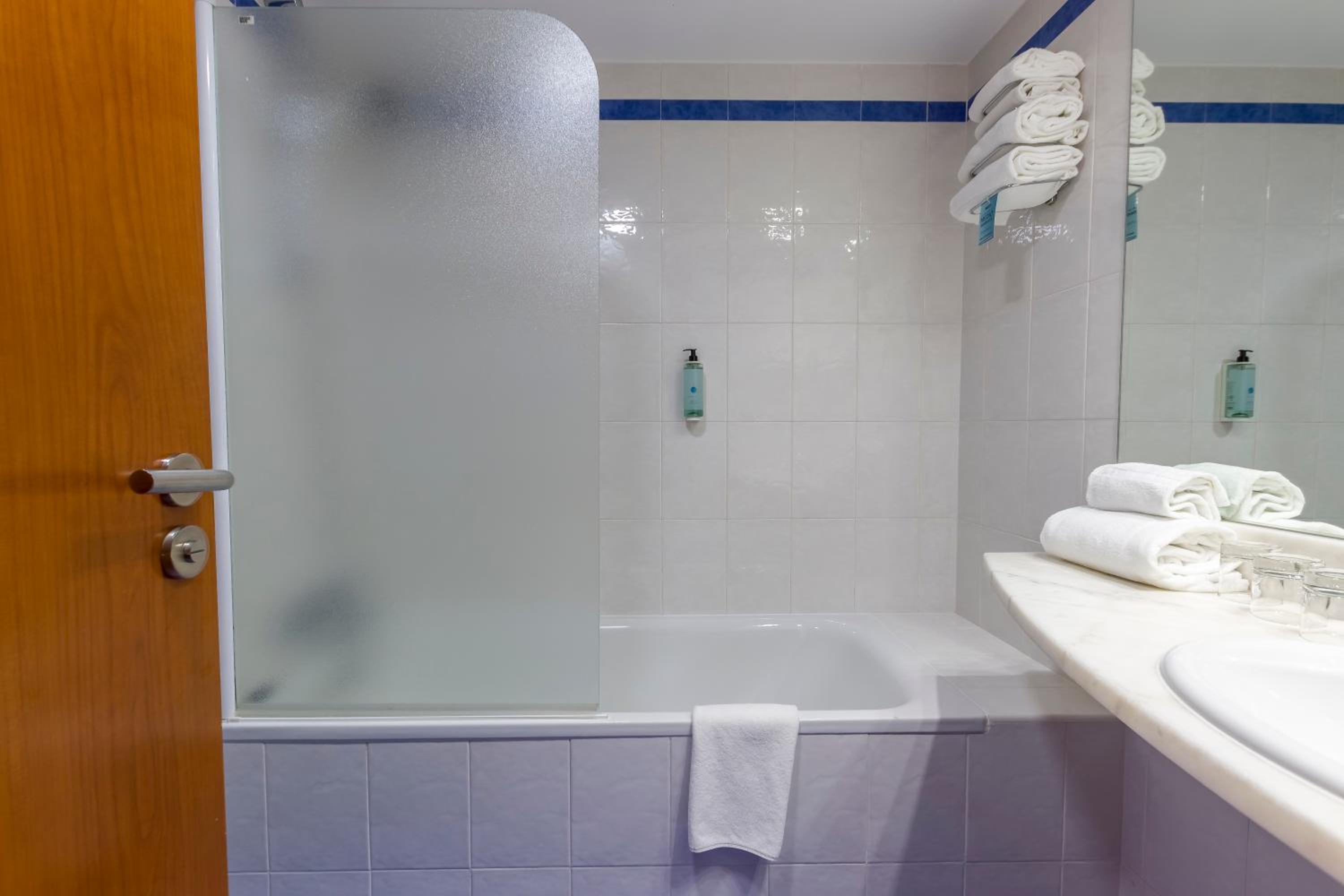 Triple Room - Photo 15