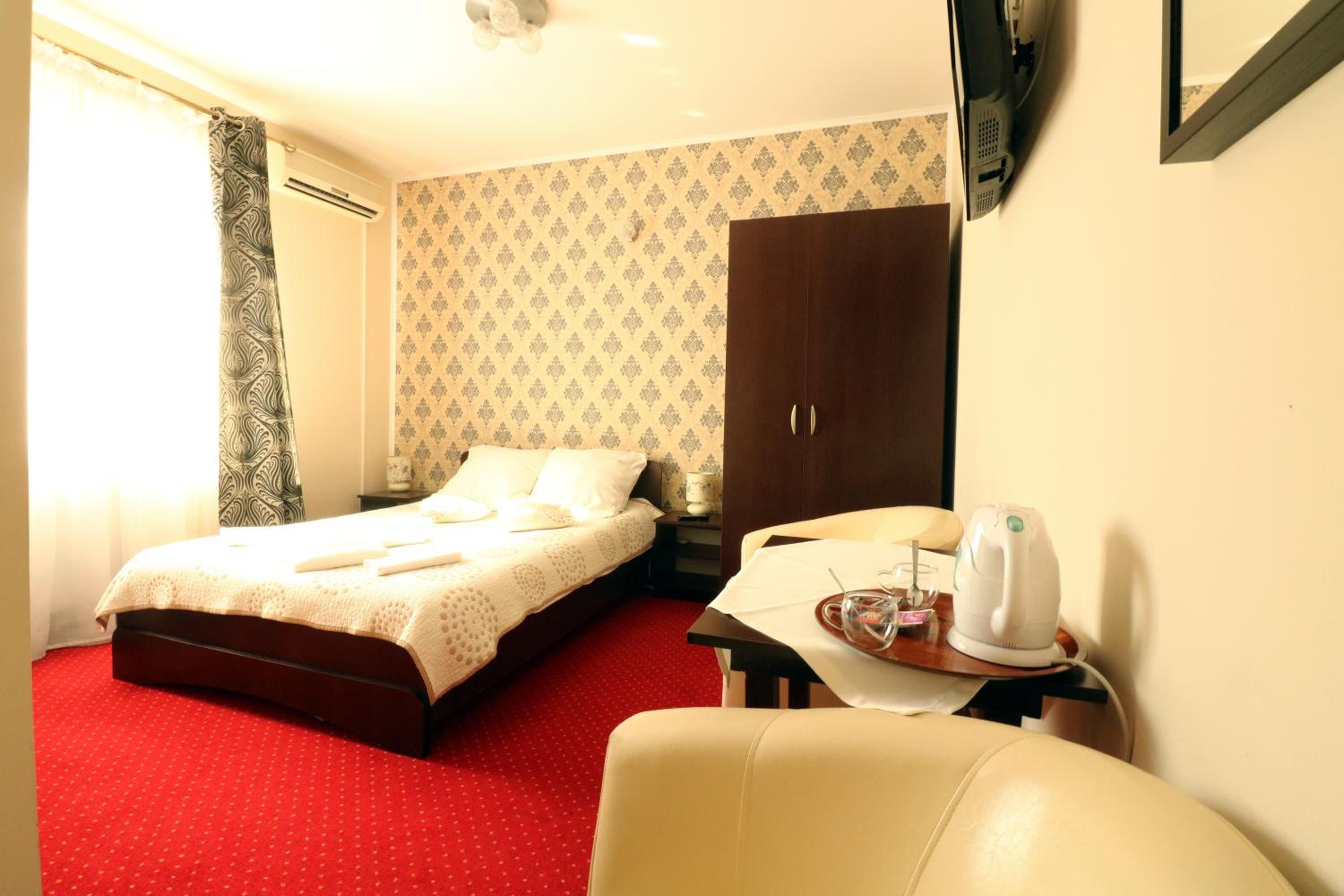 Double Room - Photo 2