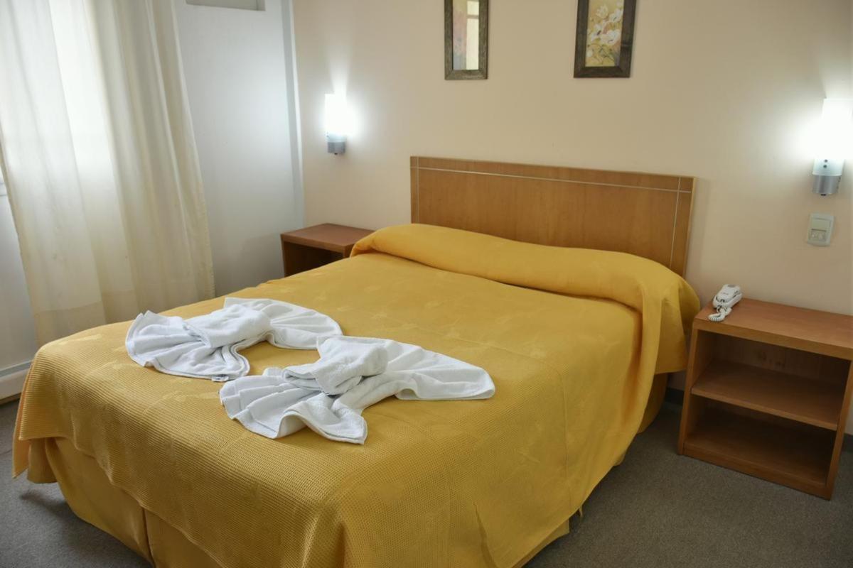 Double or Twin Room photo 2