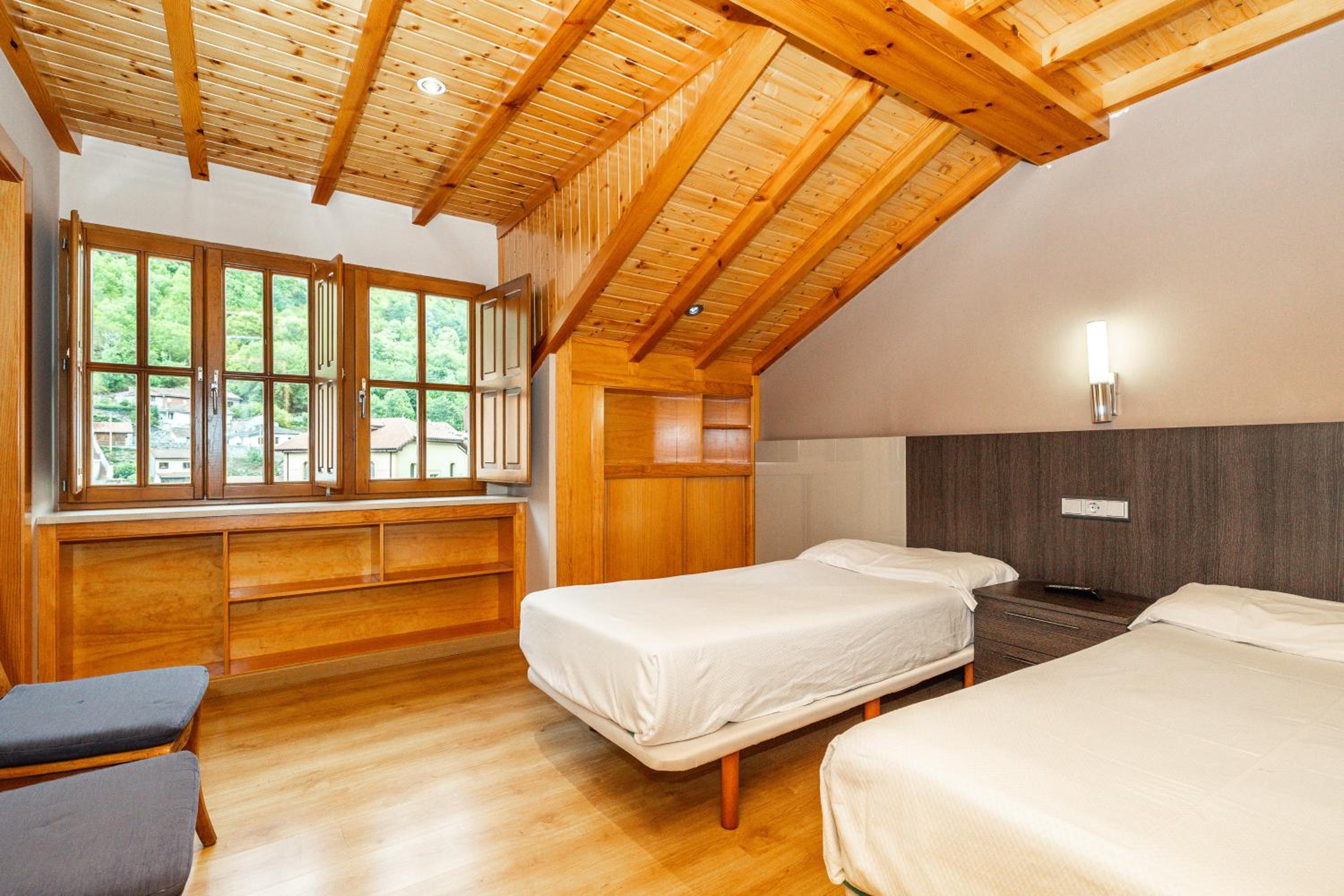 Standard Twin Room with Mountain View photo 2