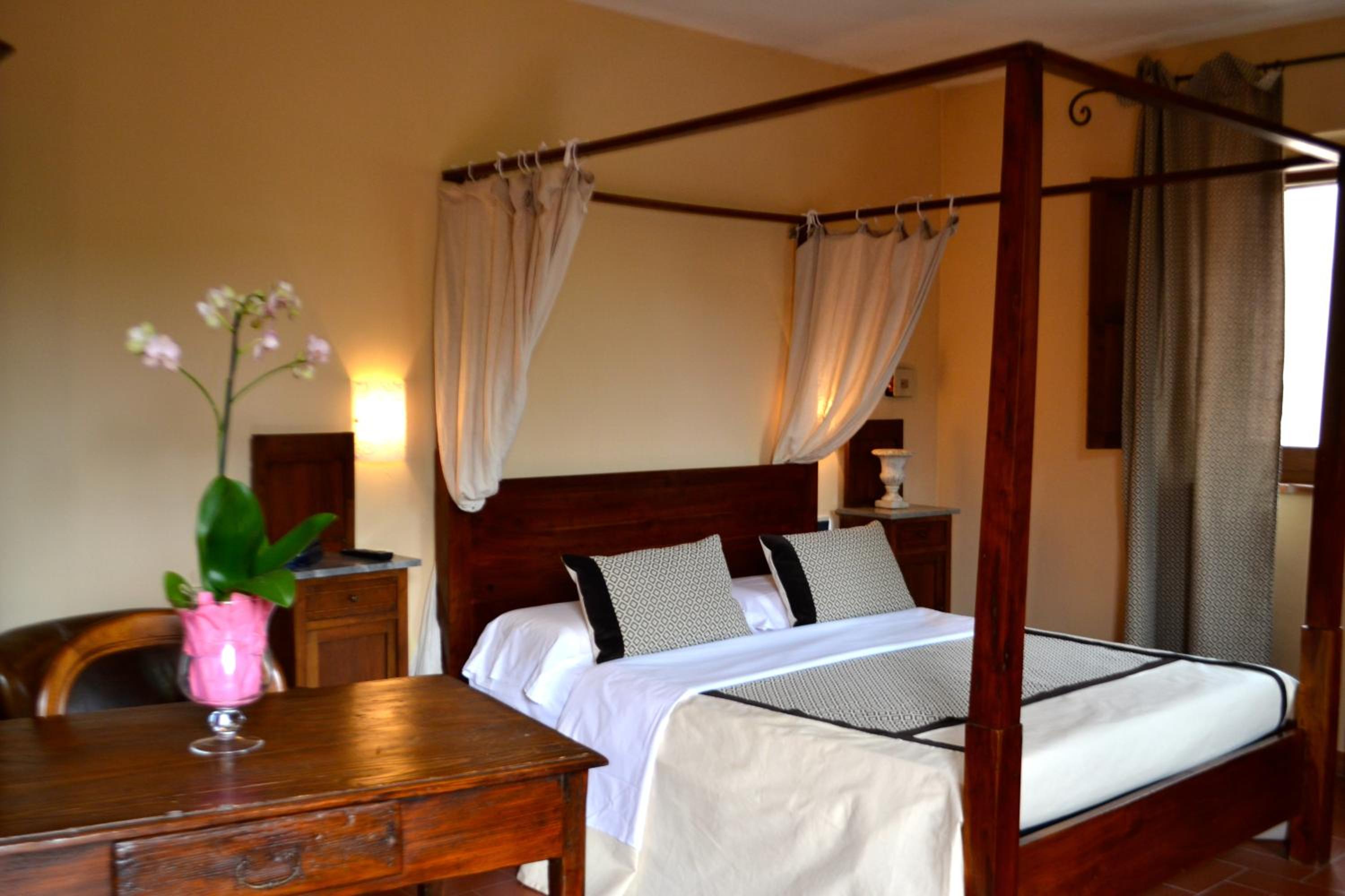 Superior Suite - Photo 4