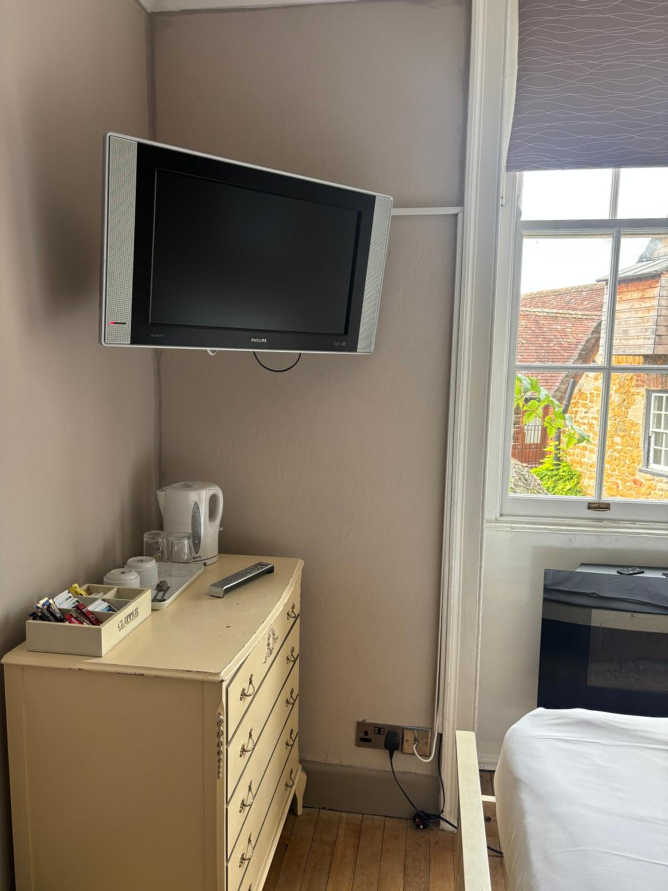 Standard Twin Room - Photo 2