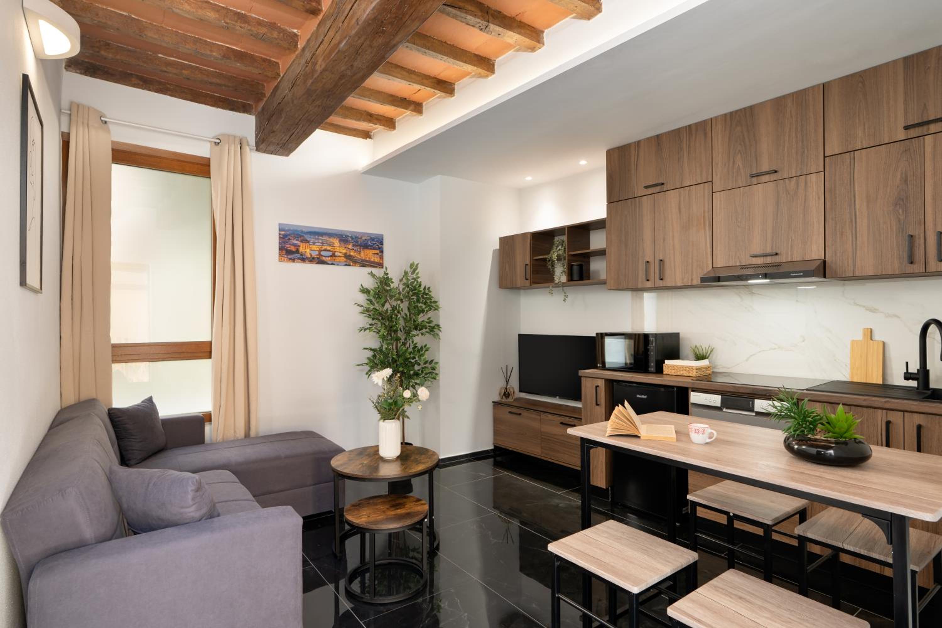 One-Bedroom Premium Apartment photo 1