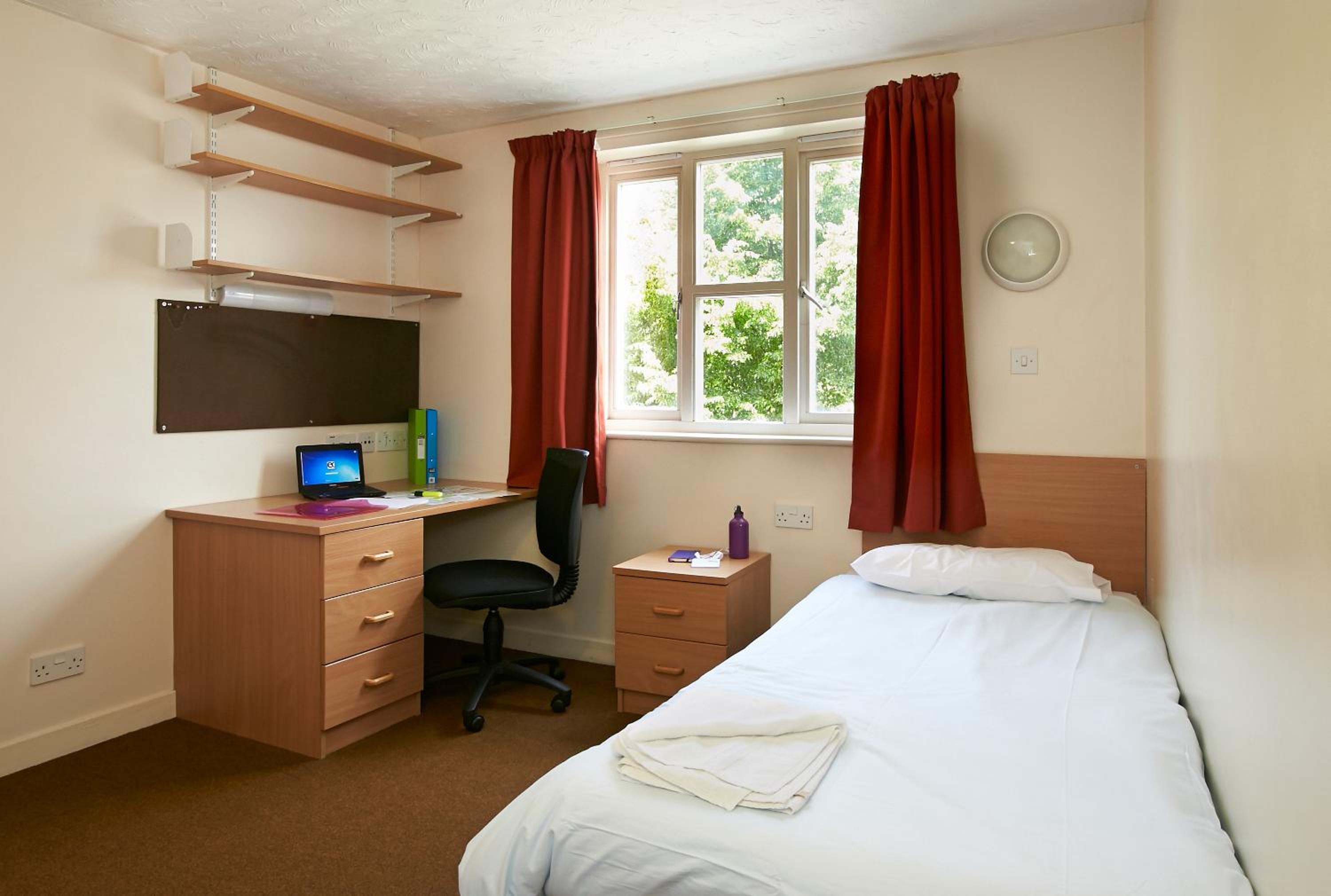 Single Room with En-suite