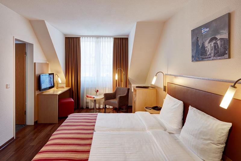 Standard Double Room - Photo 4