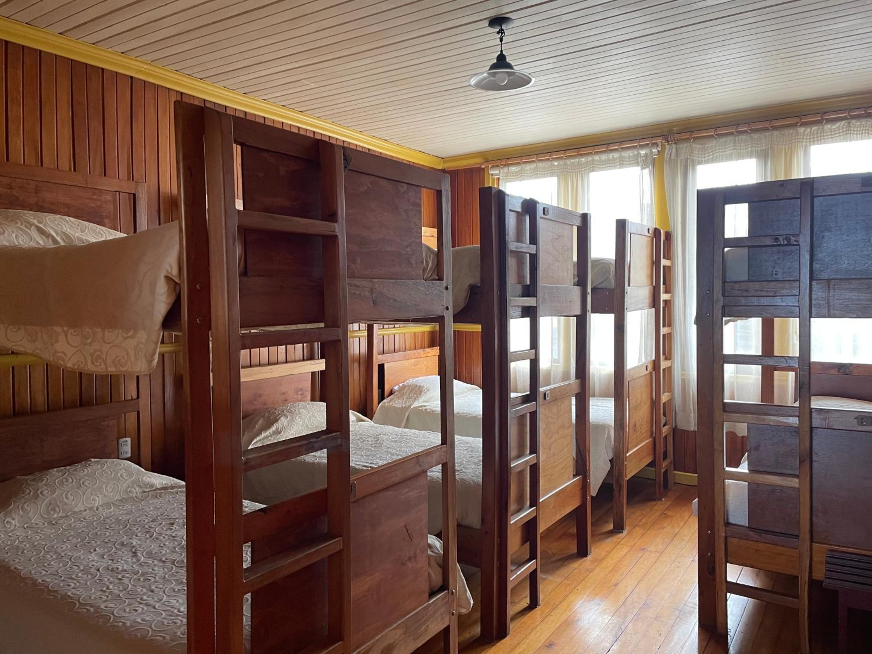 Bed in 8-Bed Mixed Dormitory Room photo 3