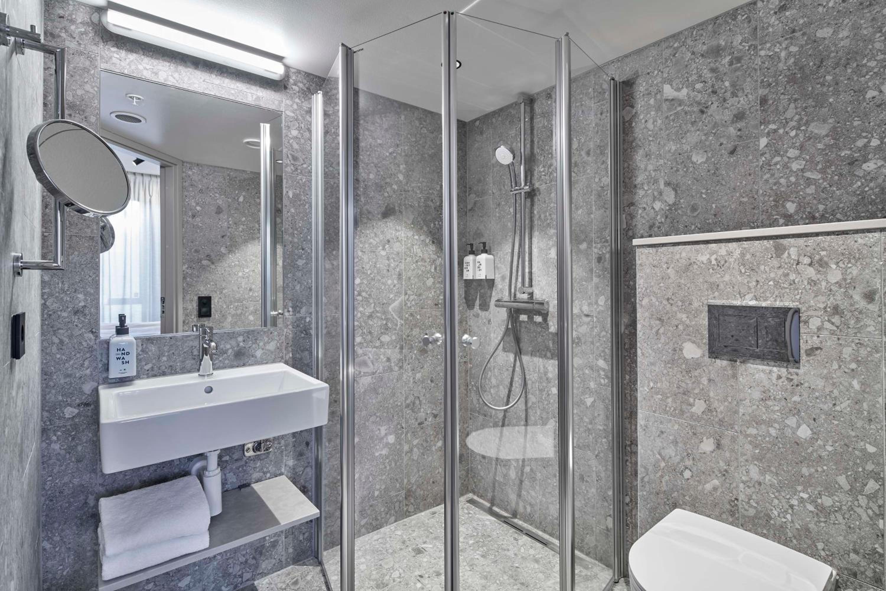 King Superior Plus Room - Photo 4