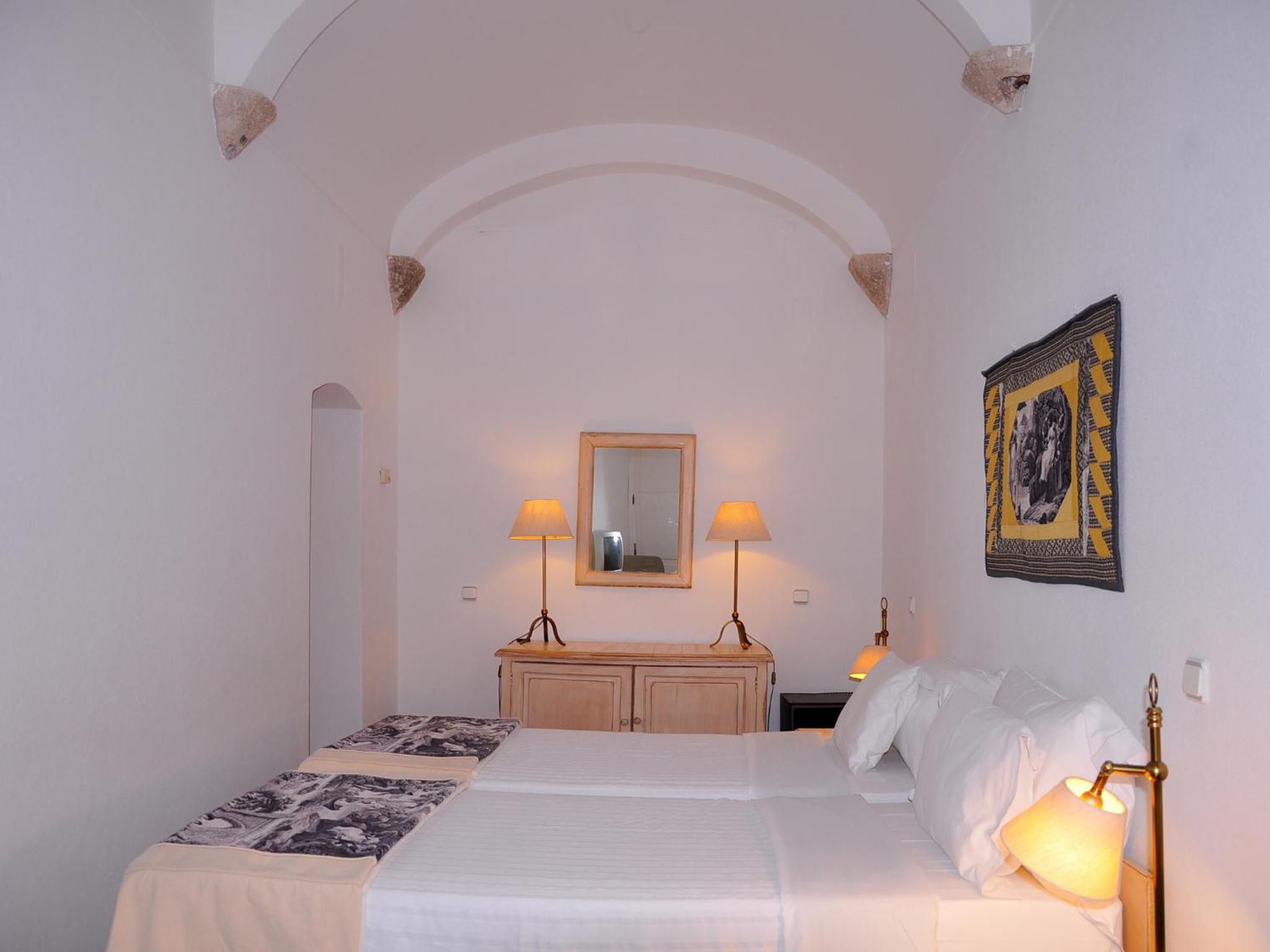 Standard Twin Room - Photo 10