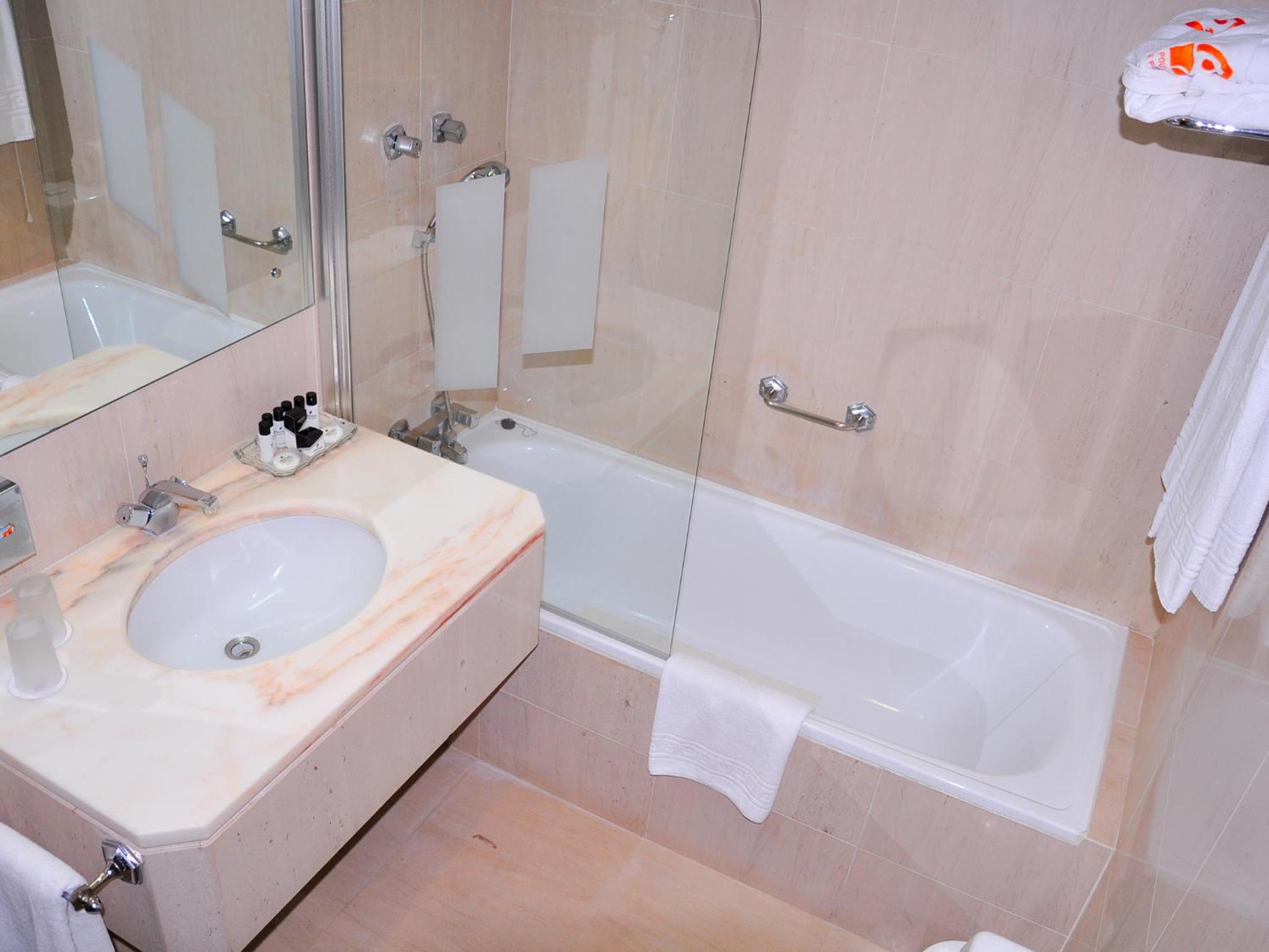 Standard Twin Room - Photo 5