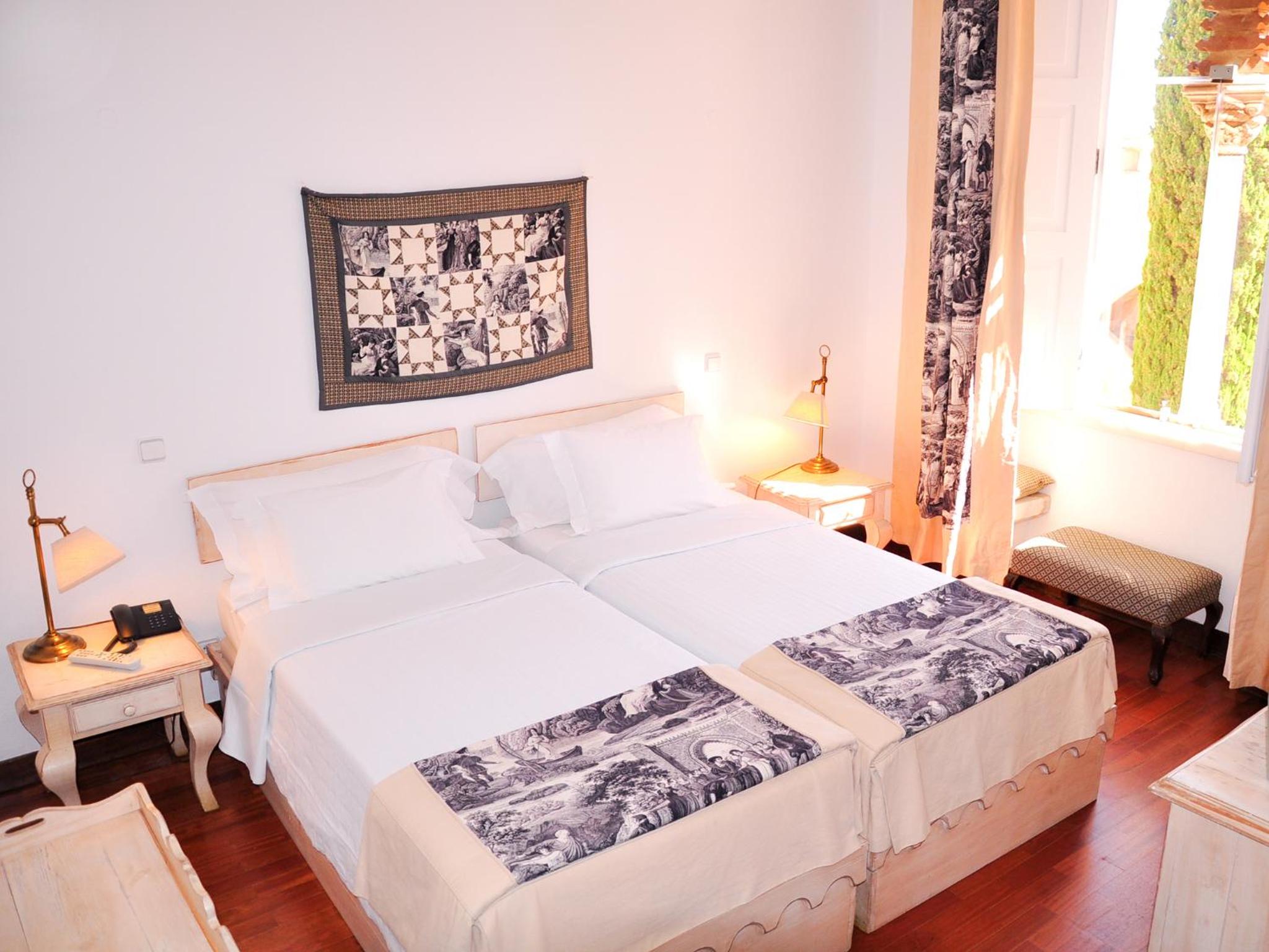 Standard Twin Room - Photo 7