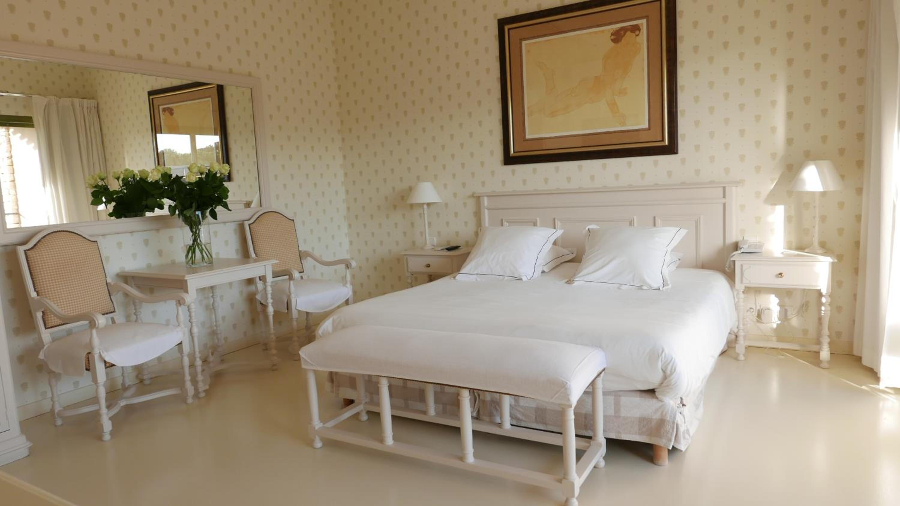 Deluxe Double Room with Balcony photo 3