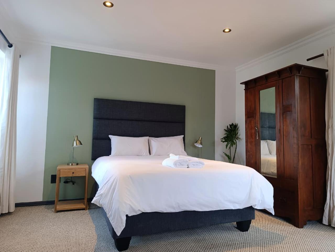 Standard Twin Room photo 3