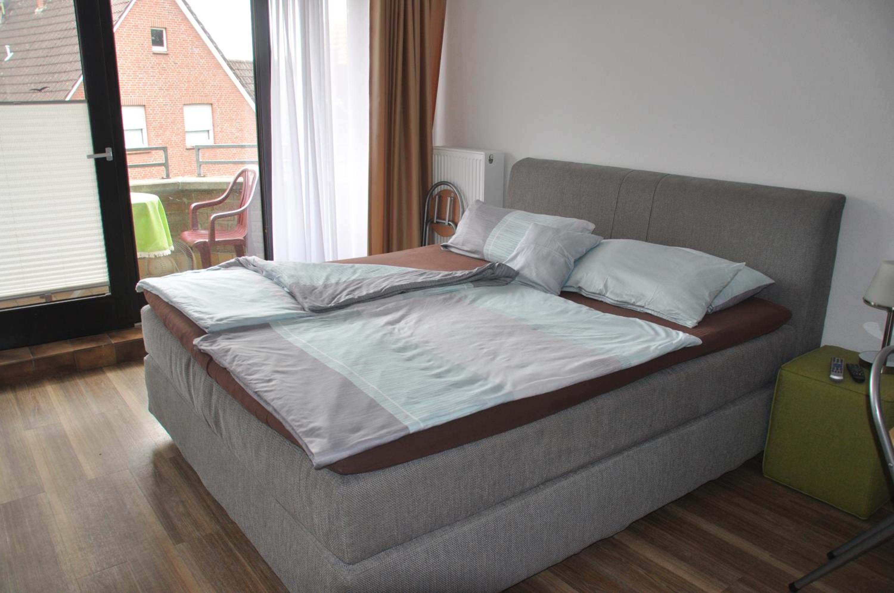 Apartment with Balcony - Photo 10