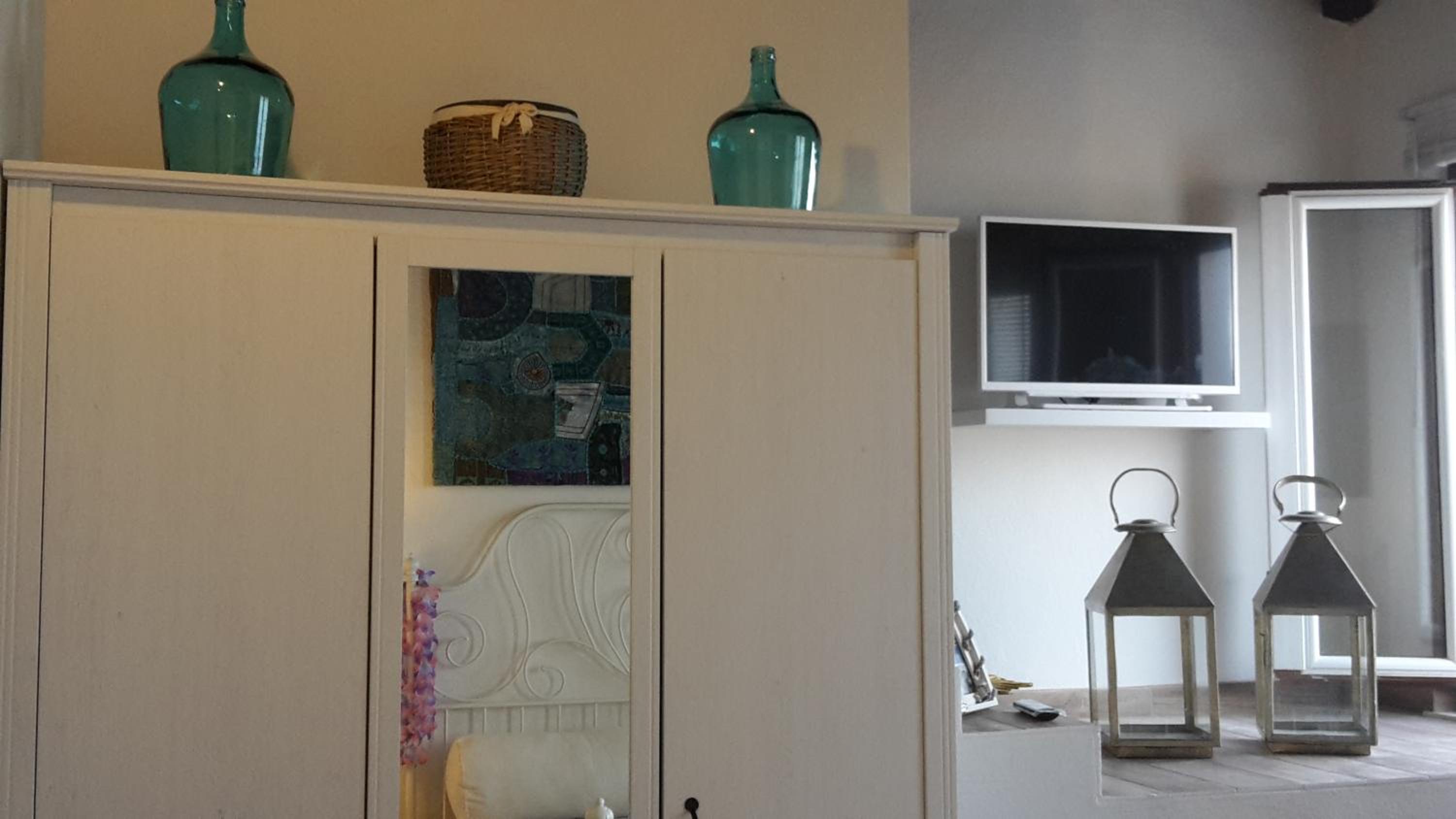 Deluxe Double Room with Sea View - Photo 13
