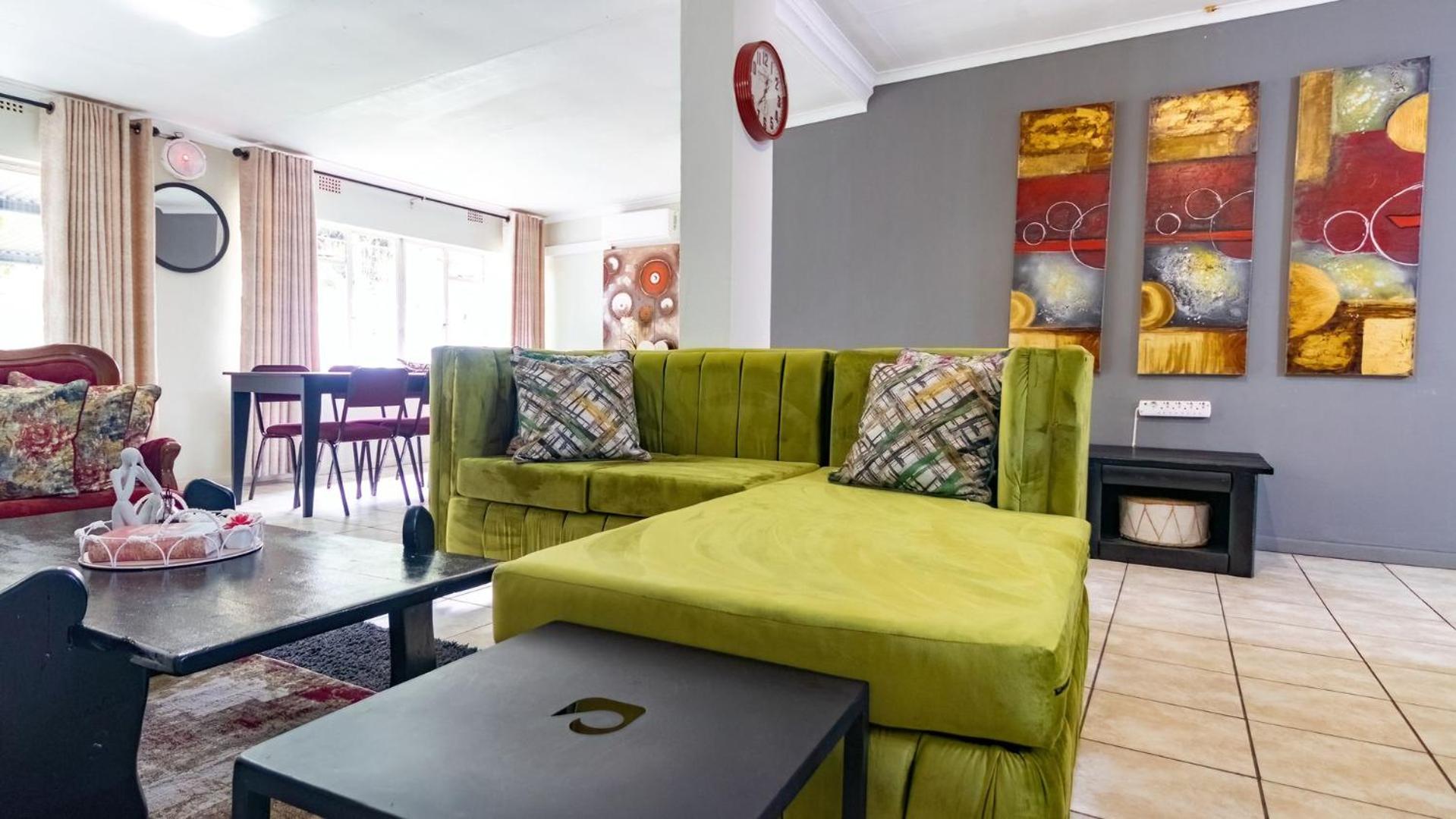 Apartment - Ground Floor - Photo 2