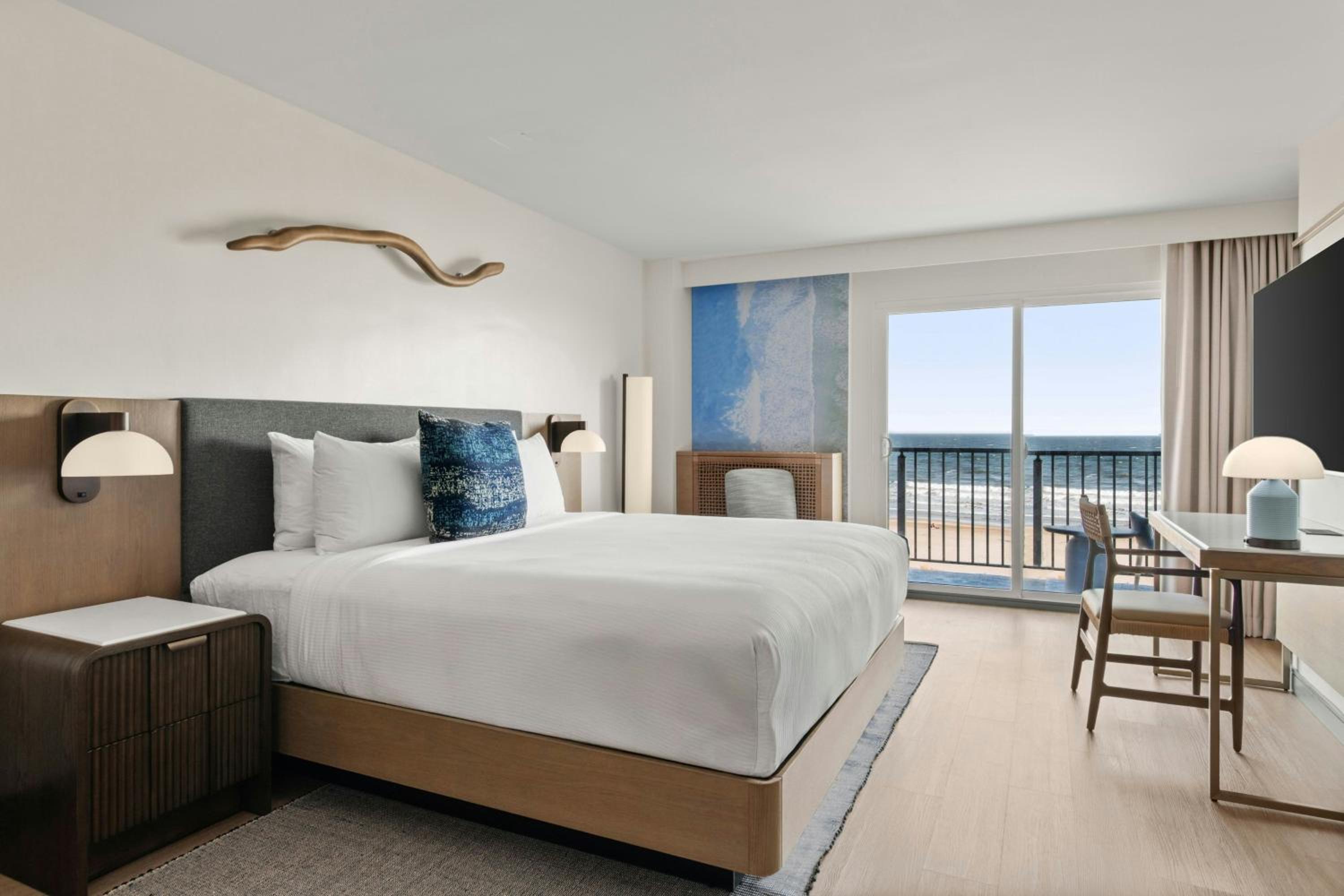 King Room with Balcony and Ocean View photo 1