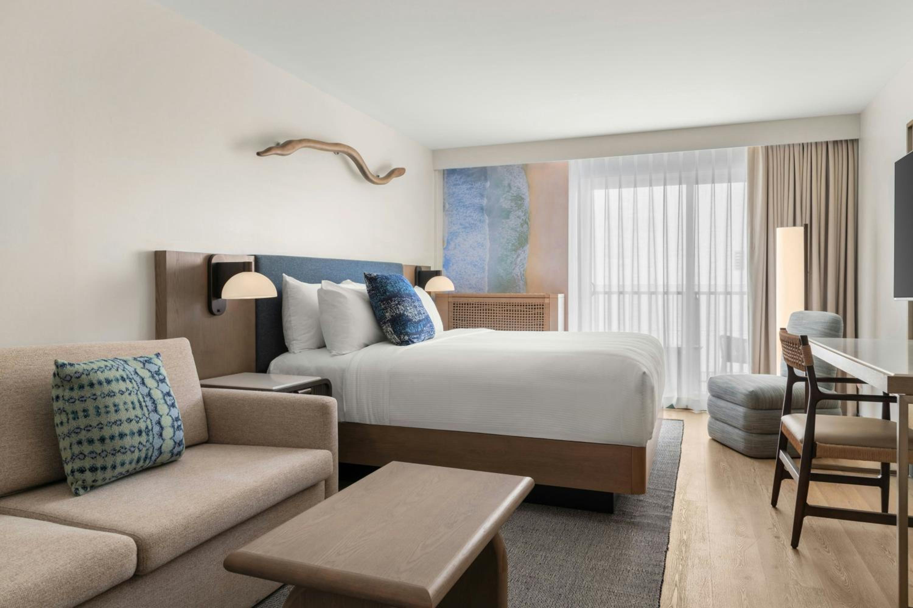 Guest room, 1 King, Sofa bed, Ocean view, Balcony photo 1