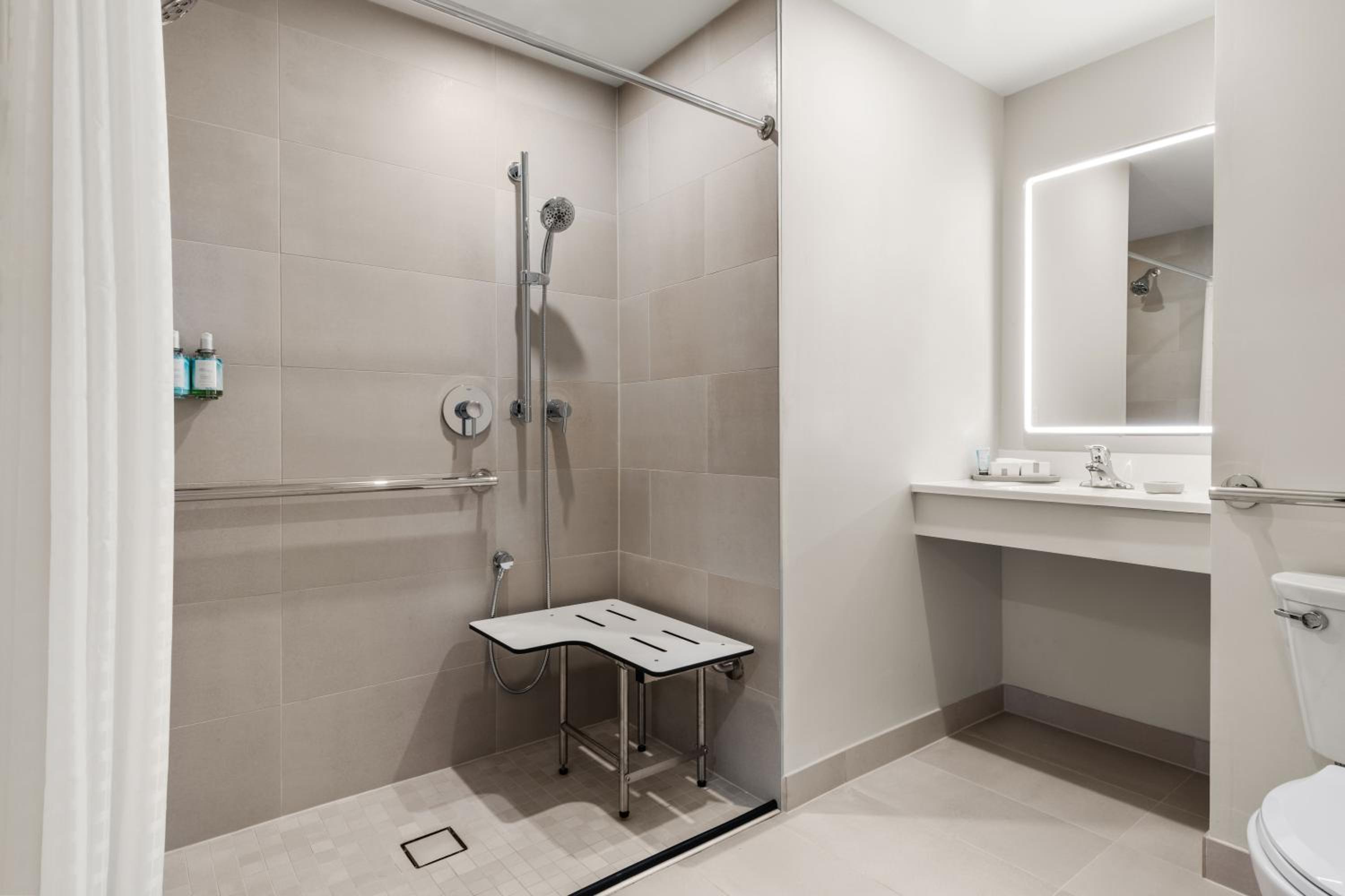 Larger Queen Room with Two Queen Beds and Roll-in Shower - Mobility Accessible photo 2