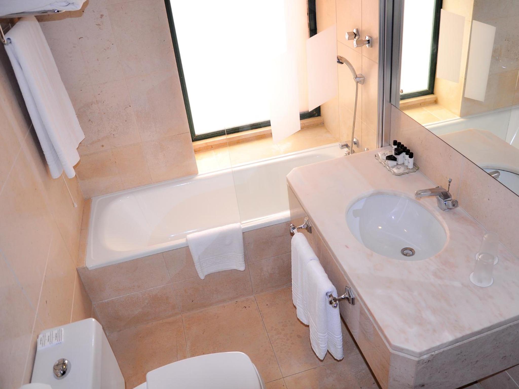 Superior Twin Room - Photo 6