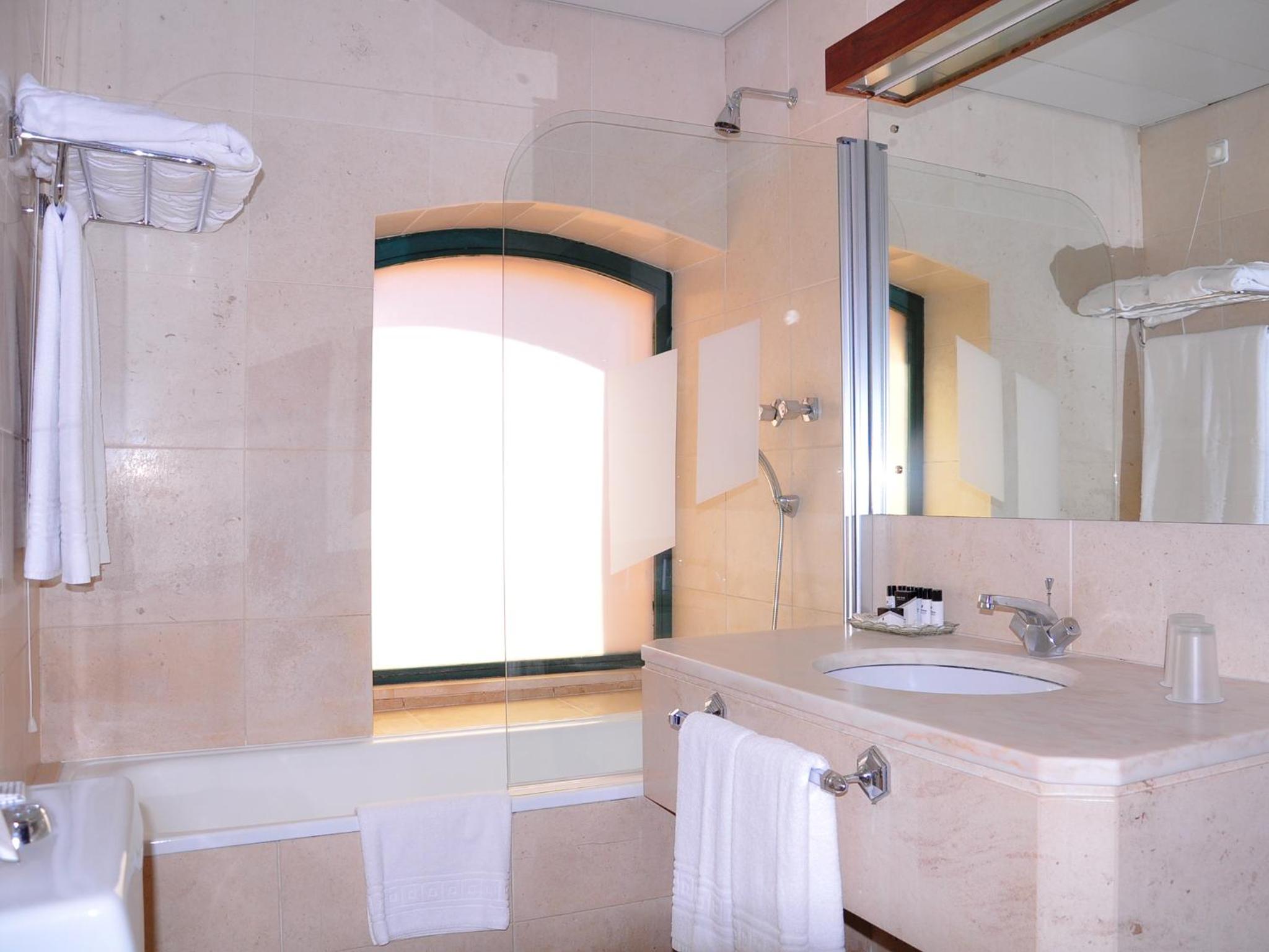Superior Twin Room - Photo 3