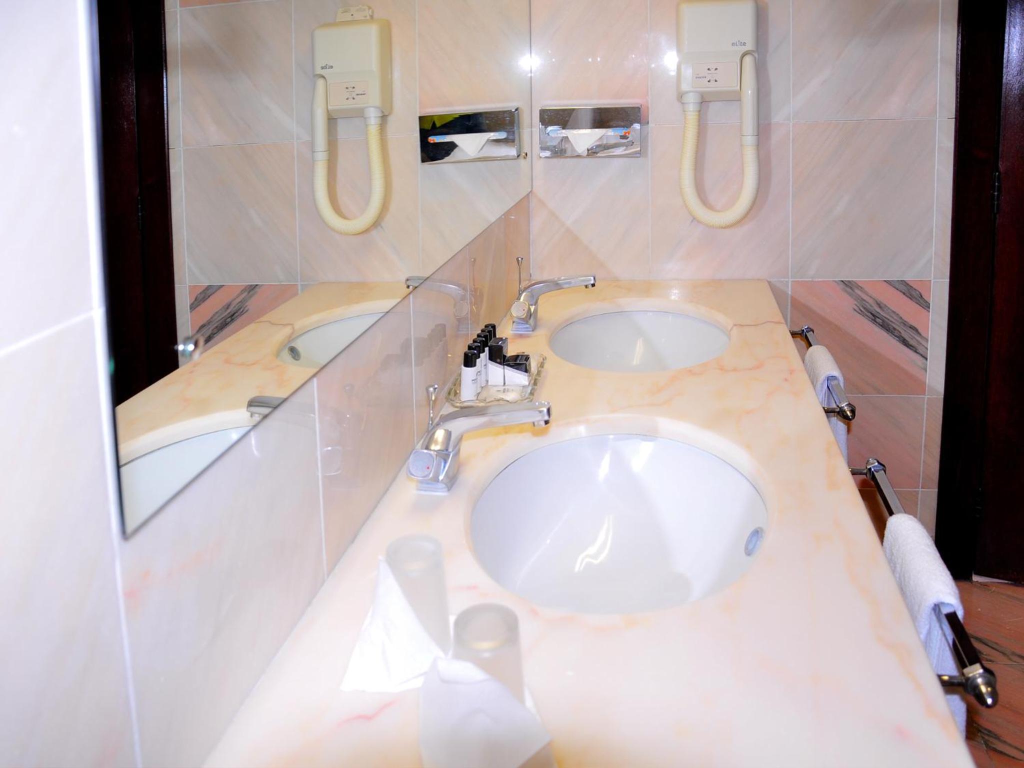 Superior Twin Room - Photo 13