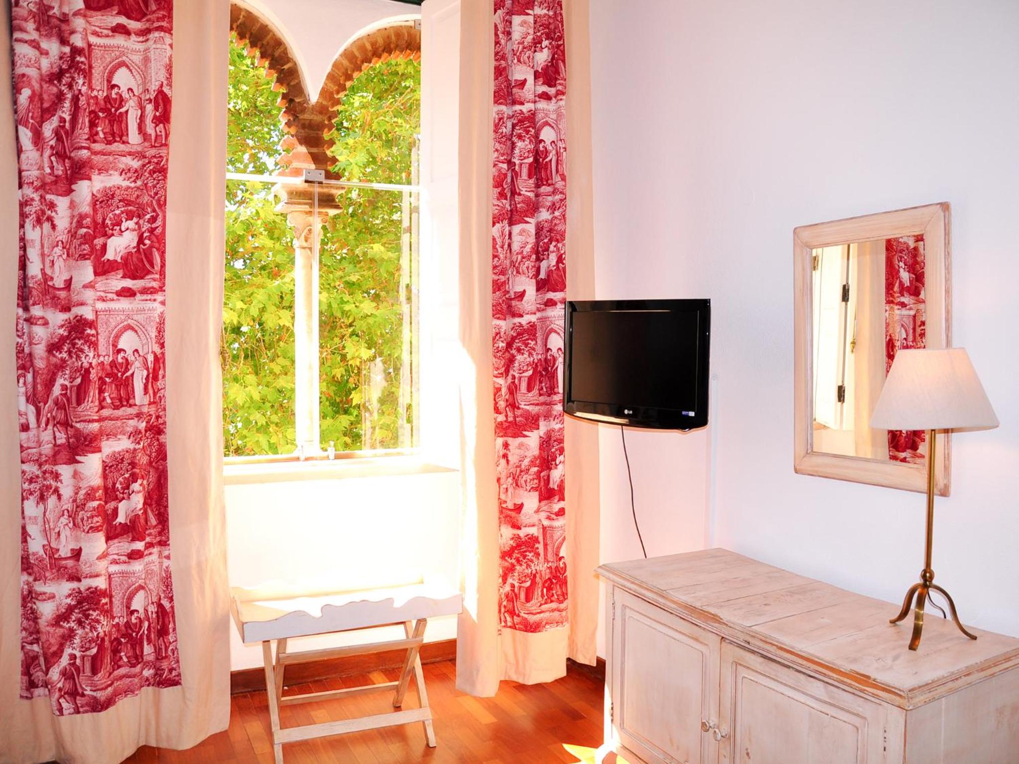 Standard Double Room - Photo 9