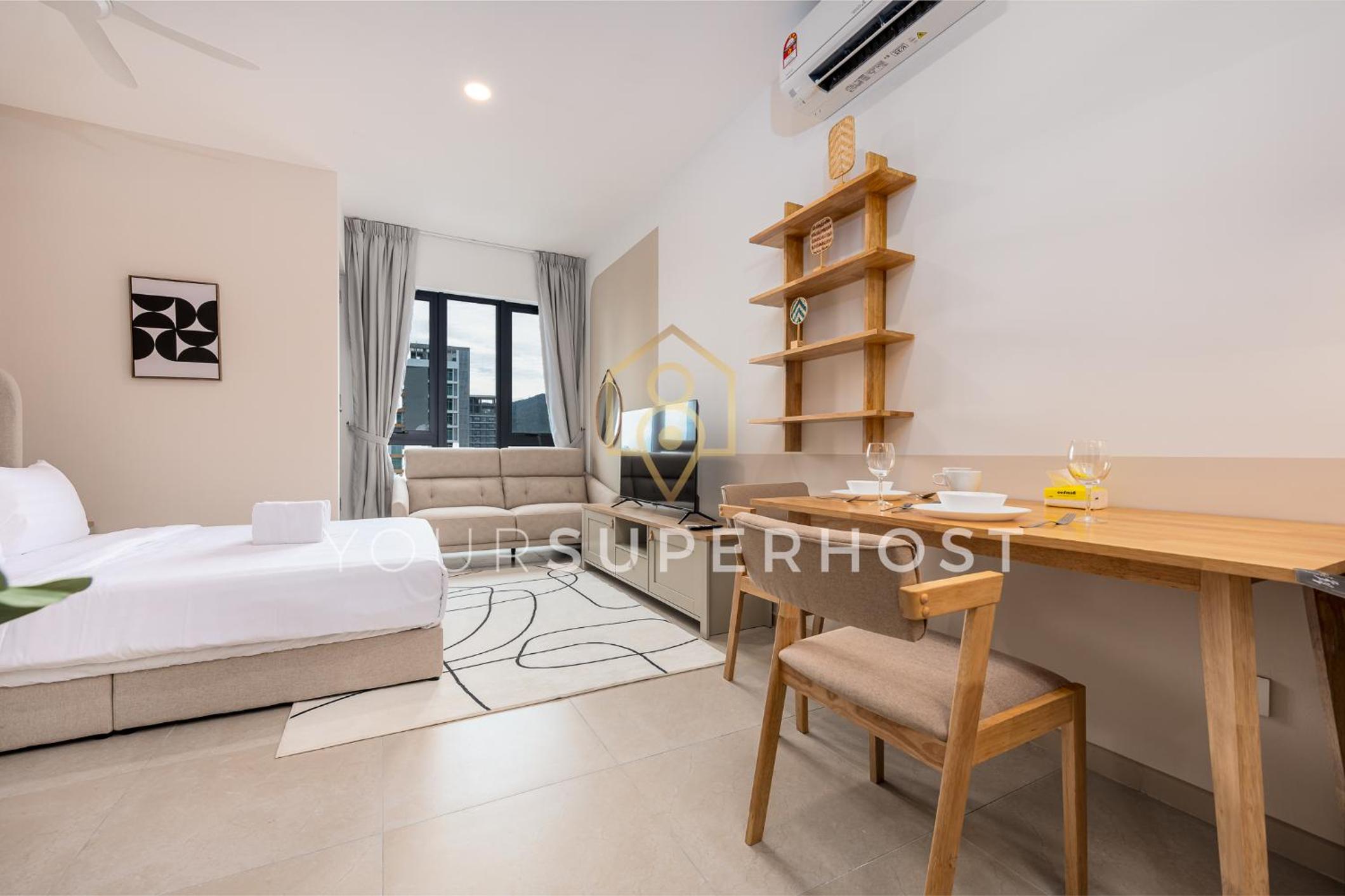 Deluxe Queen Suite