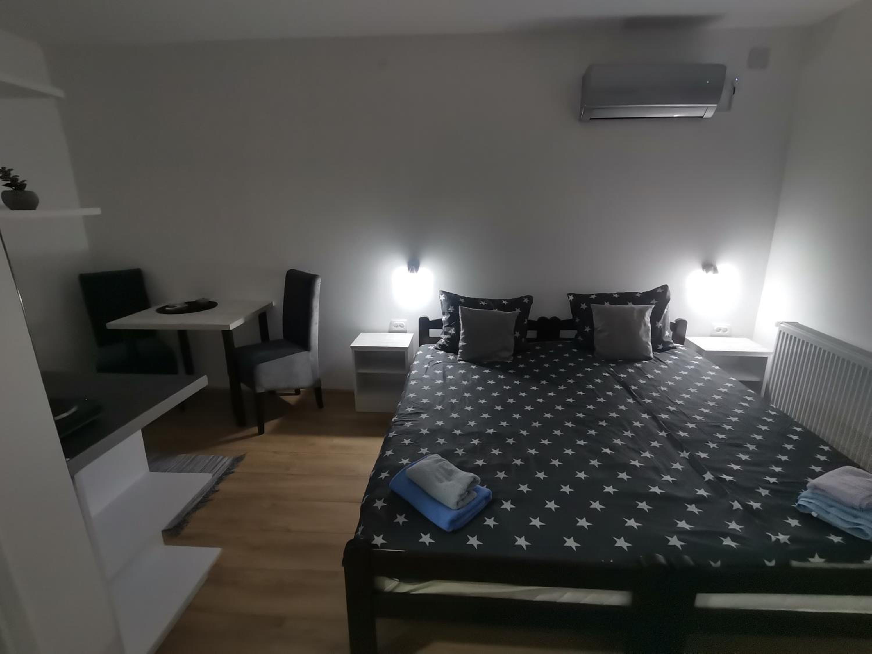 Large Double or Twin Room photo 3
