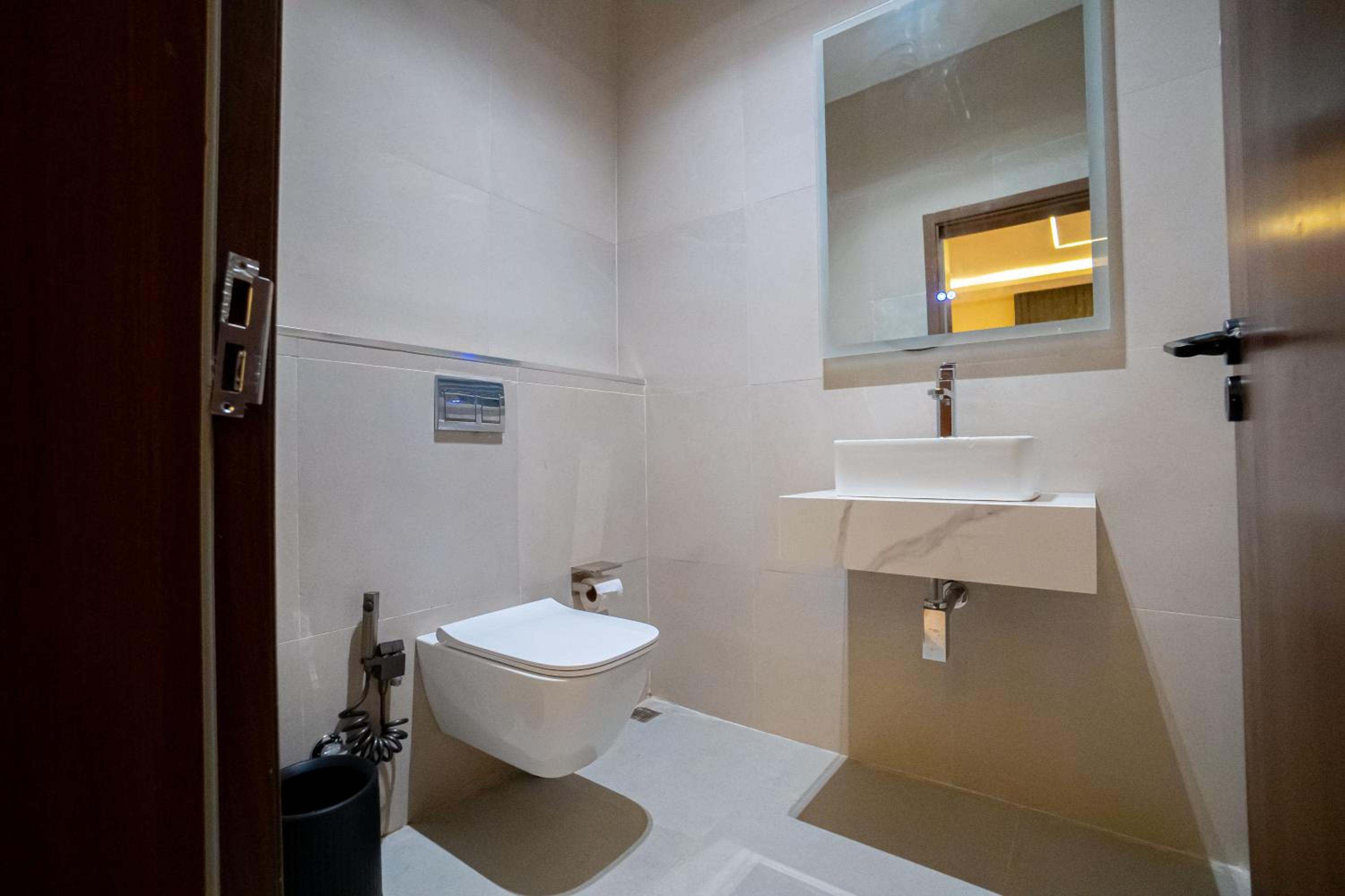 Two-Bedroom Deluxe Apartment with Balcony photo 2
