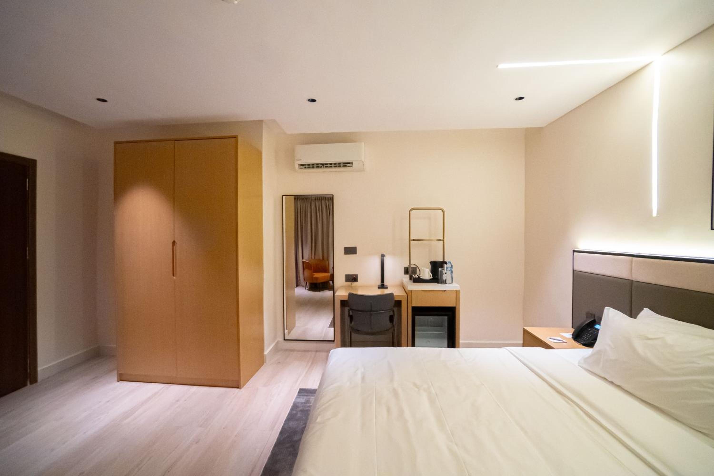 Executive Suite photo 3