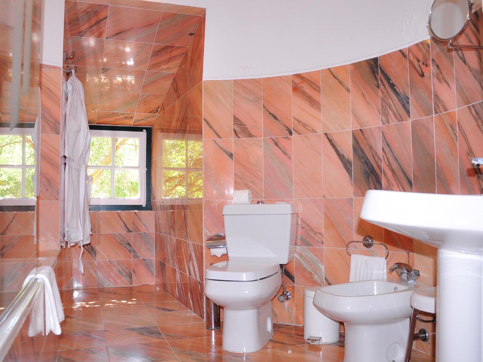 Two Connecting Double or Twin Rooms - Photo 6