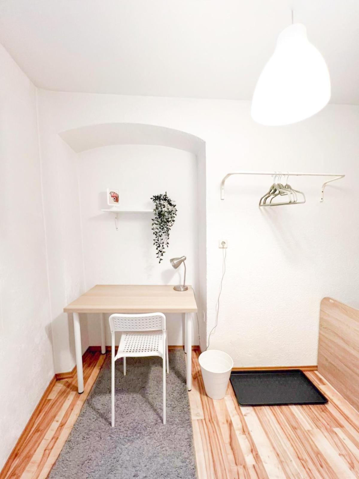 Single Room with Shared Bathroom photo 2