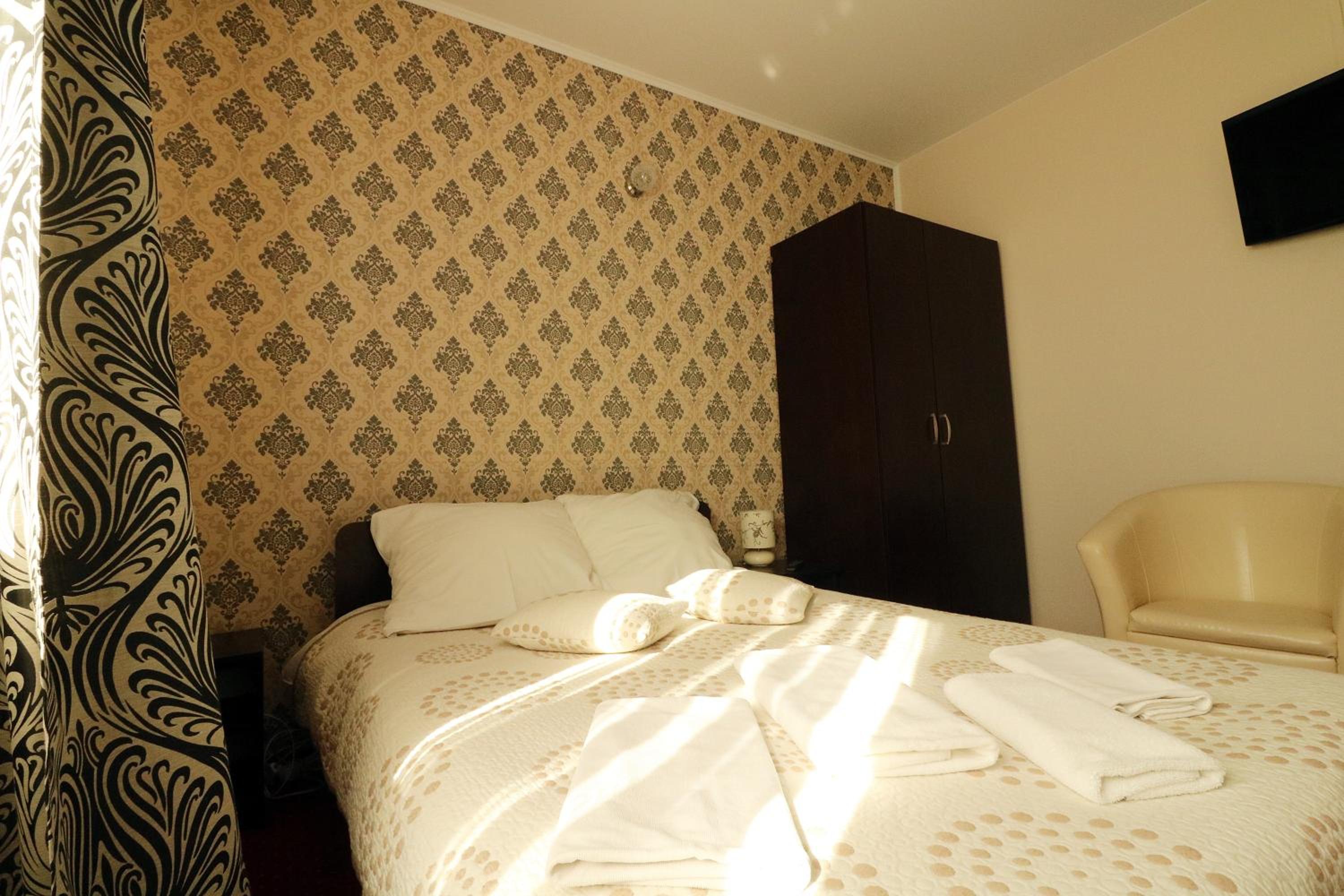 Double Room - Photo 3