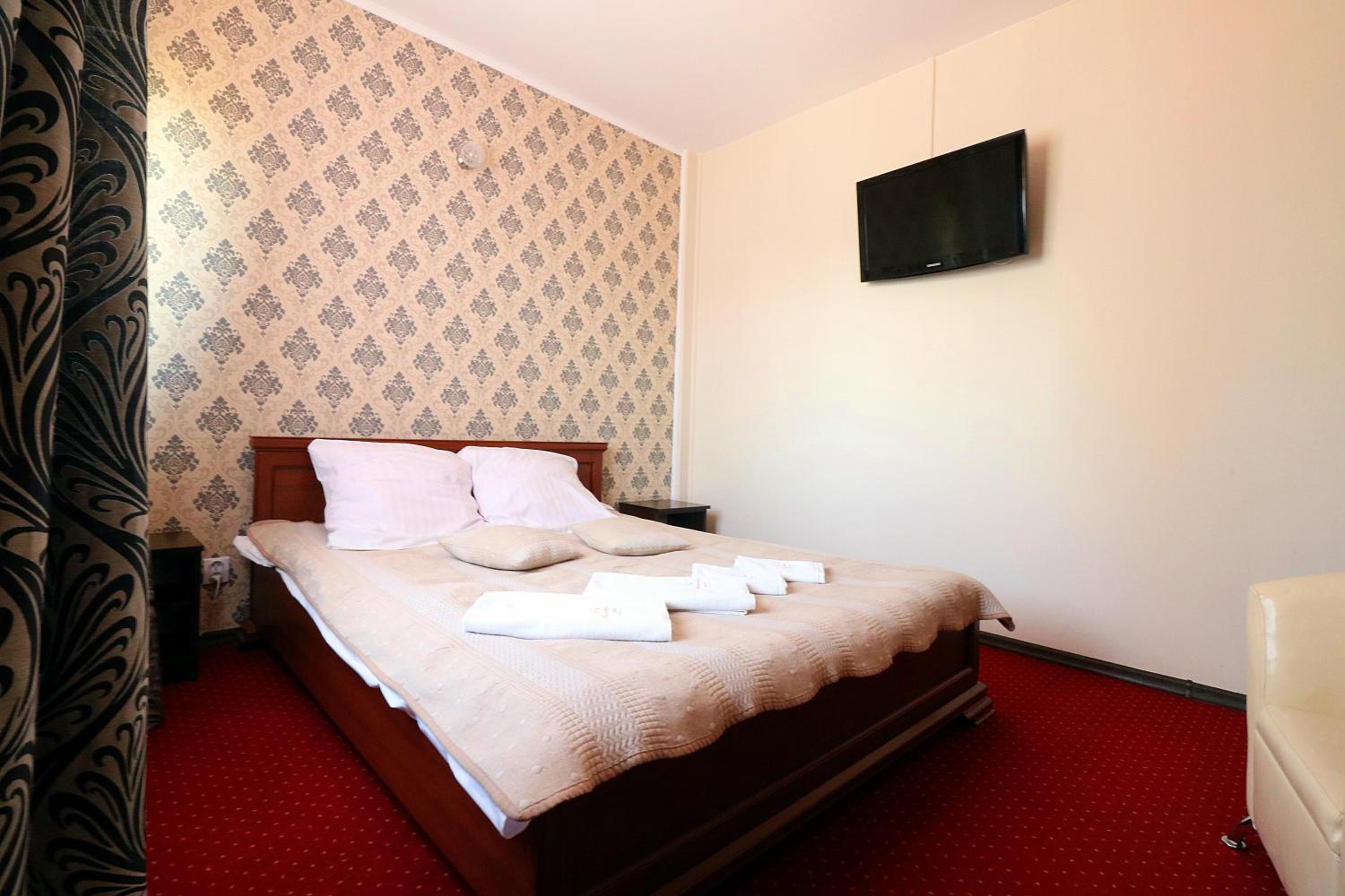 Double Room - Photo 10